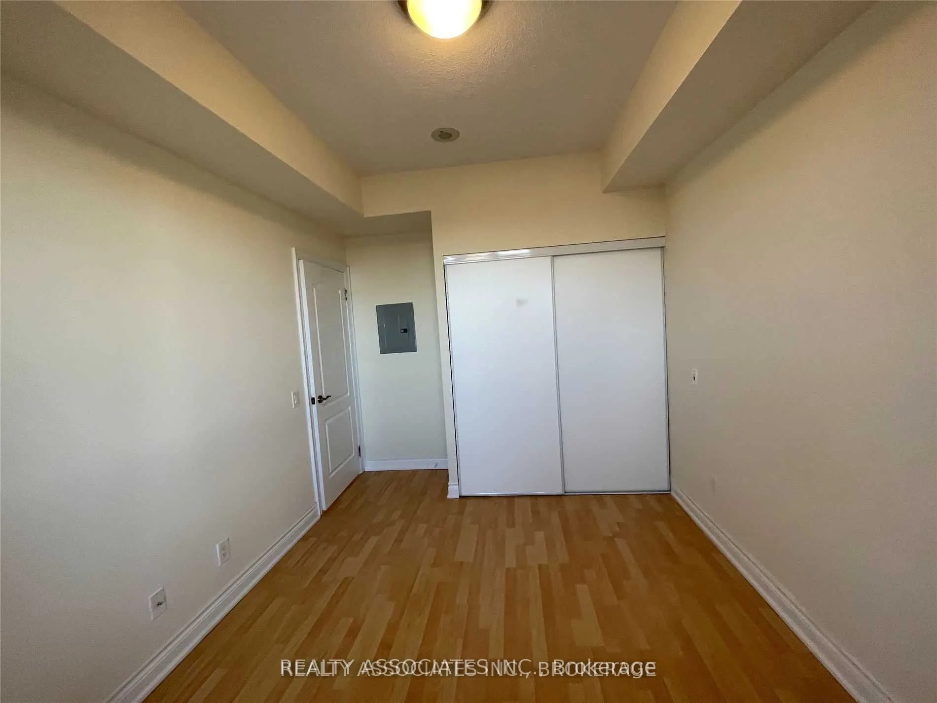 2 Clairtrell Road, #815