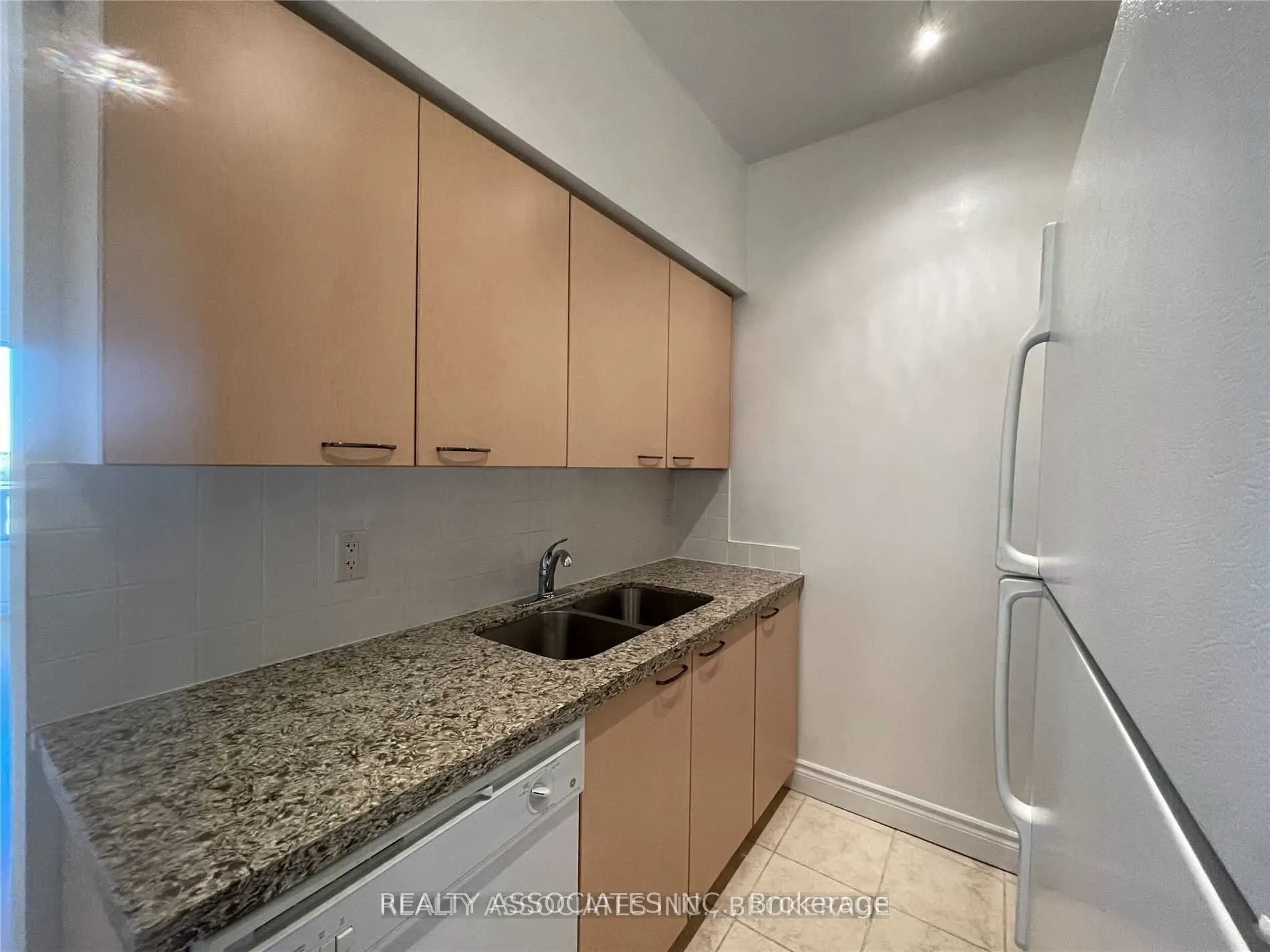 2 Clairtrell Road, #815