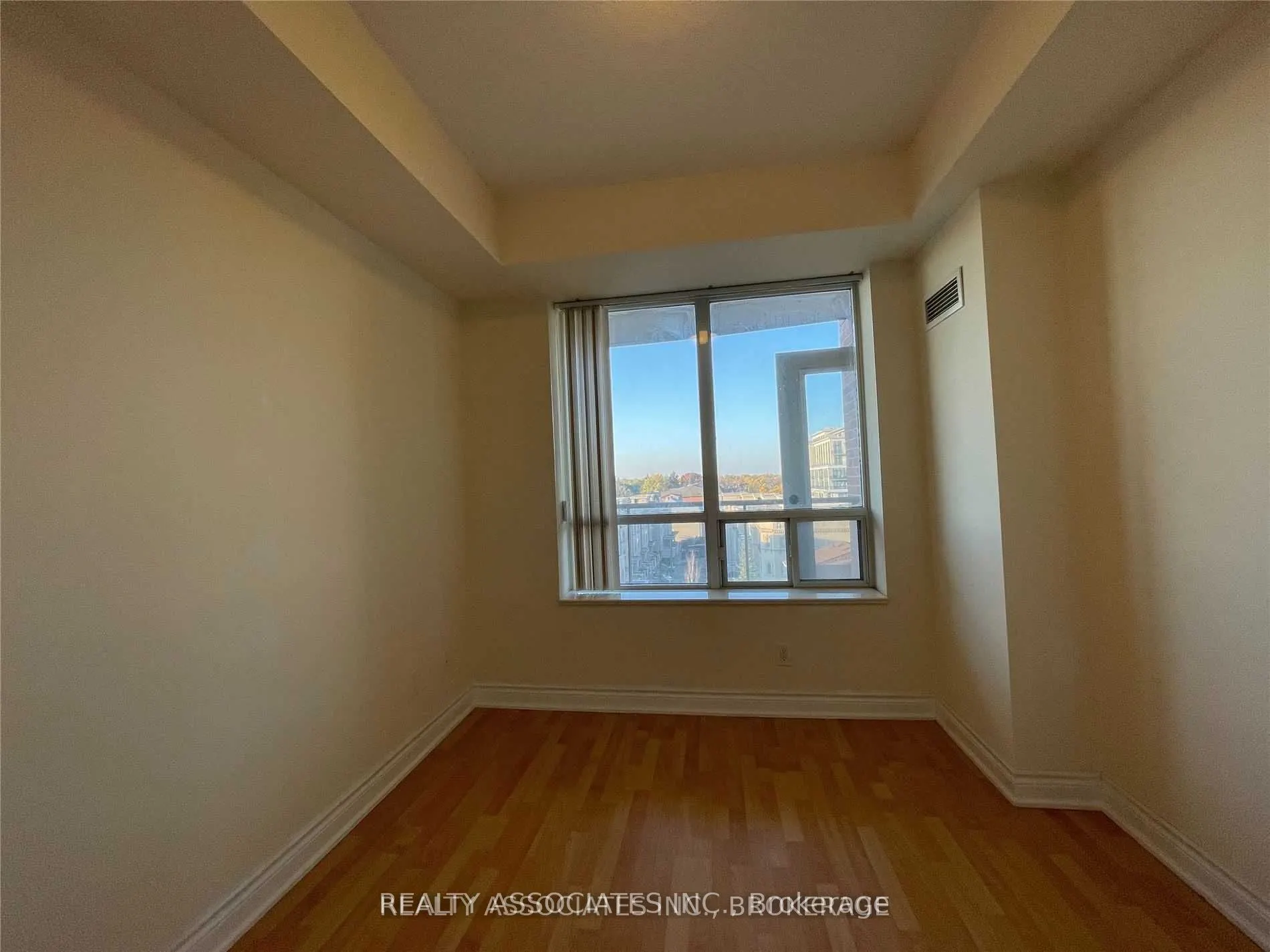 2 Clairtrell Road, #815