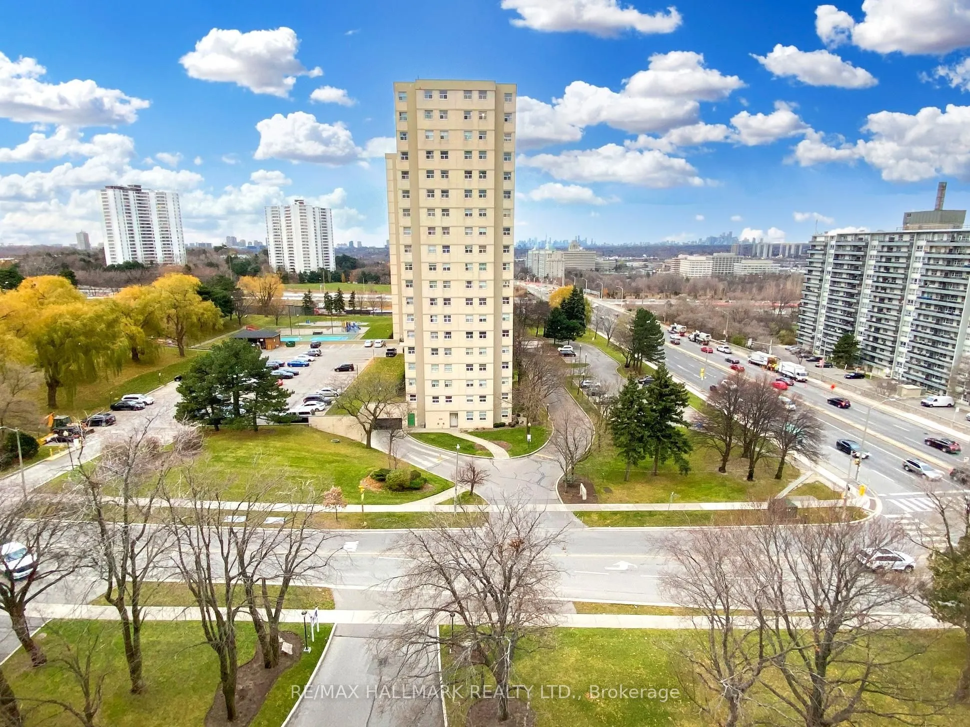 10 Parkway Forest Drive, #903