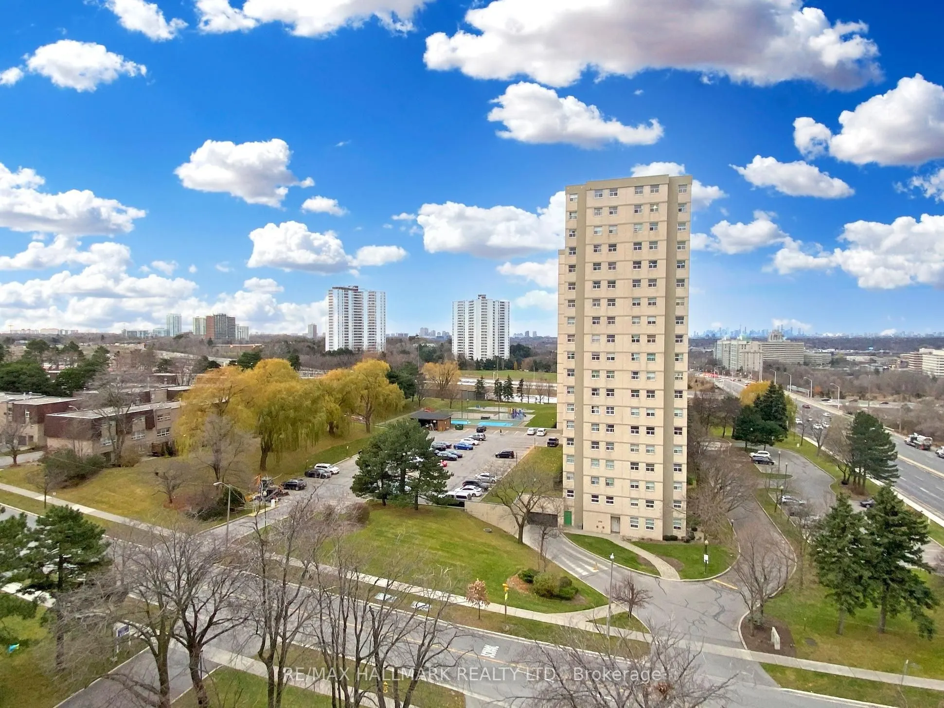 10 Parkway Forest Drive, #903