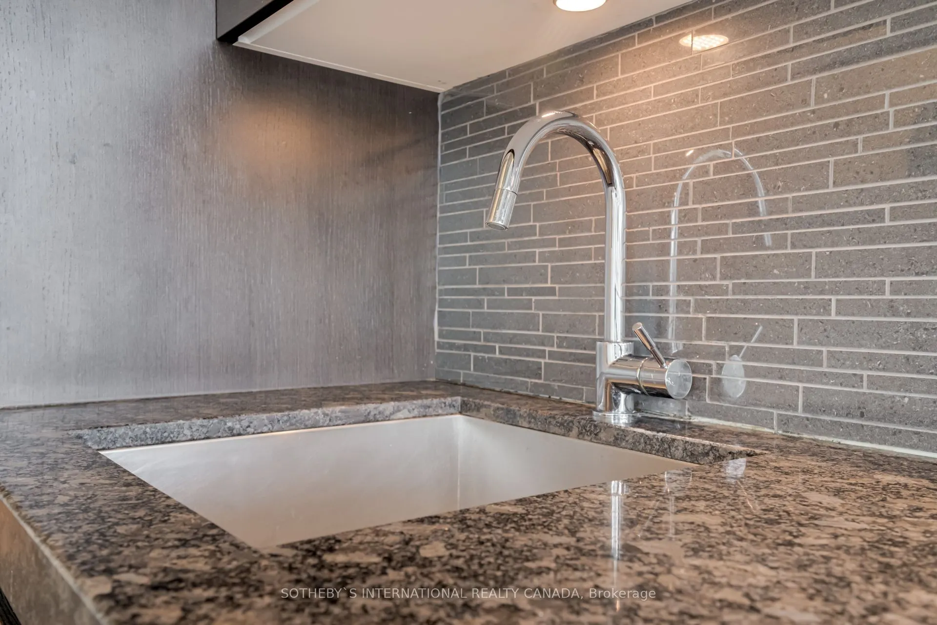 629 King Street W, #1028