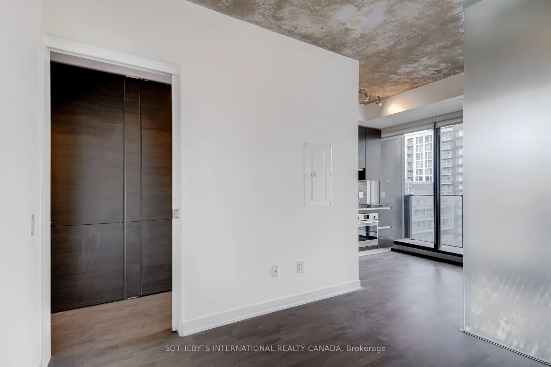 629 King Street W, #1028
