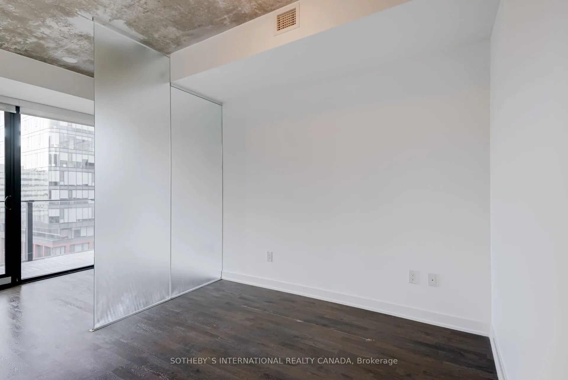 629 King Street W, #1028