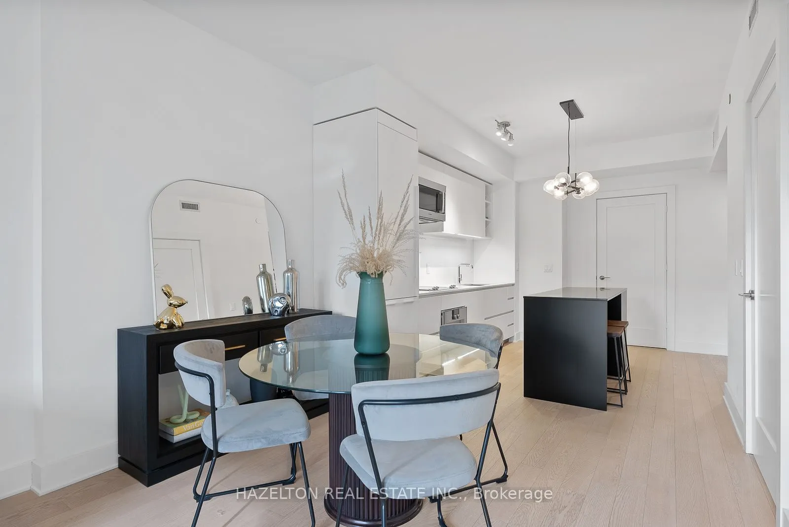 128 Pears Avenue, #302