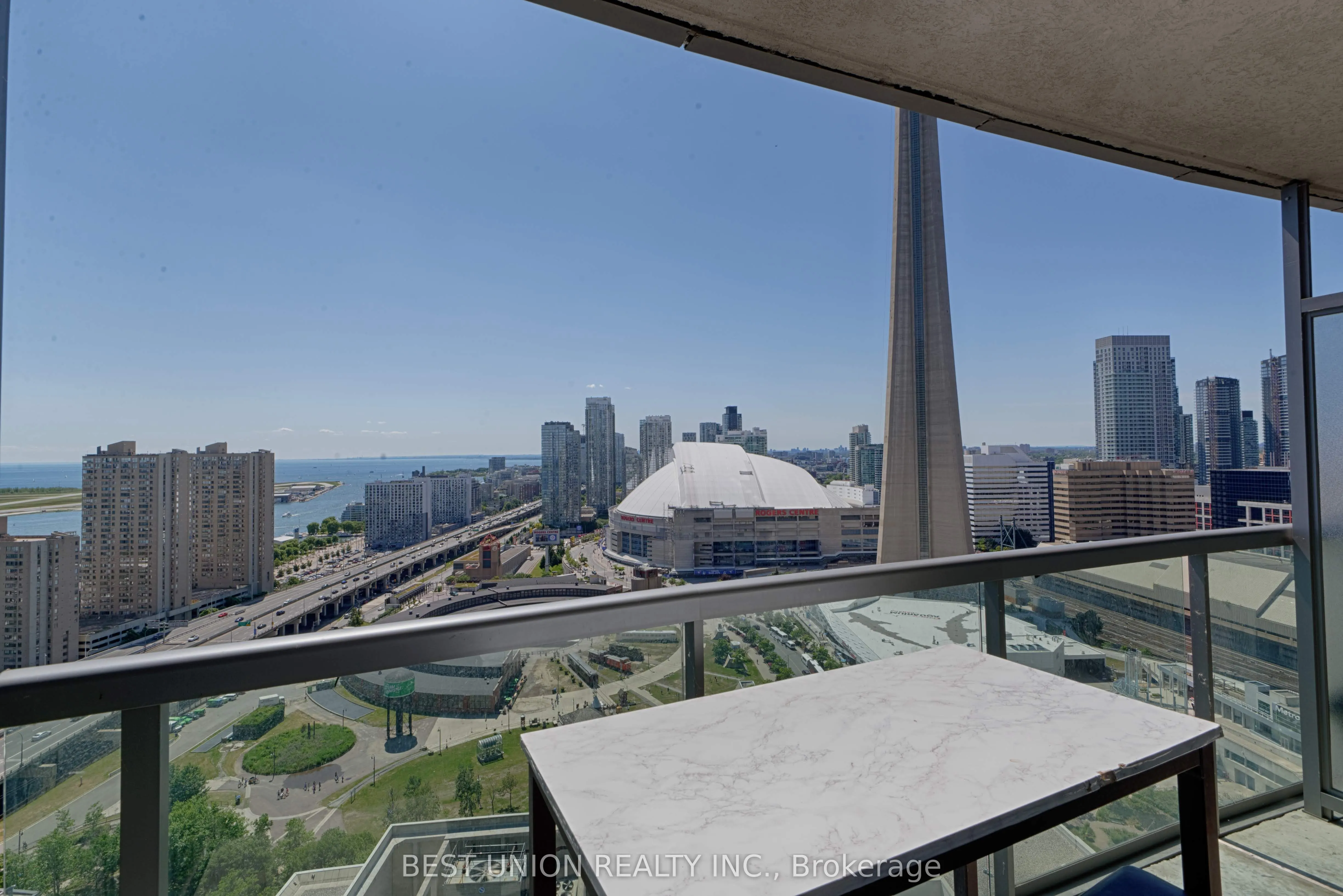 30 Grand Trunk Crescent, #3511