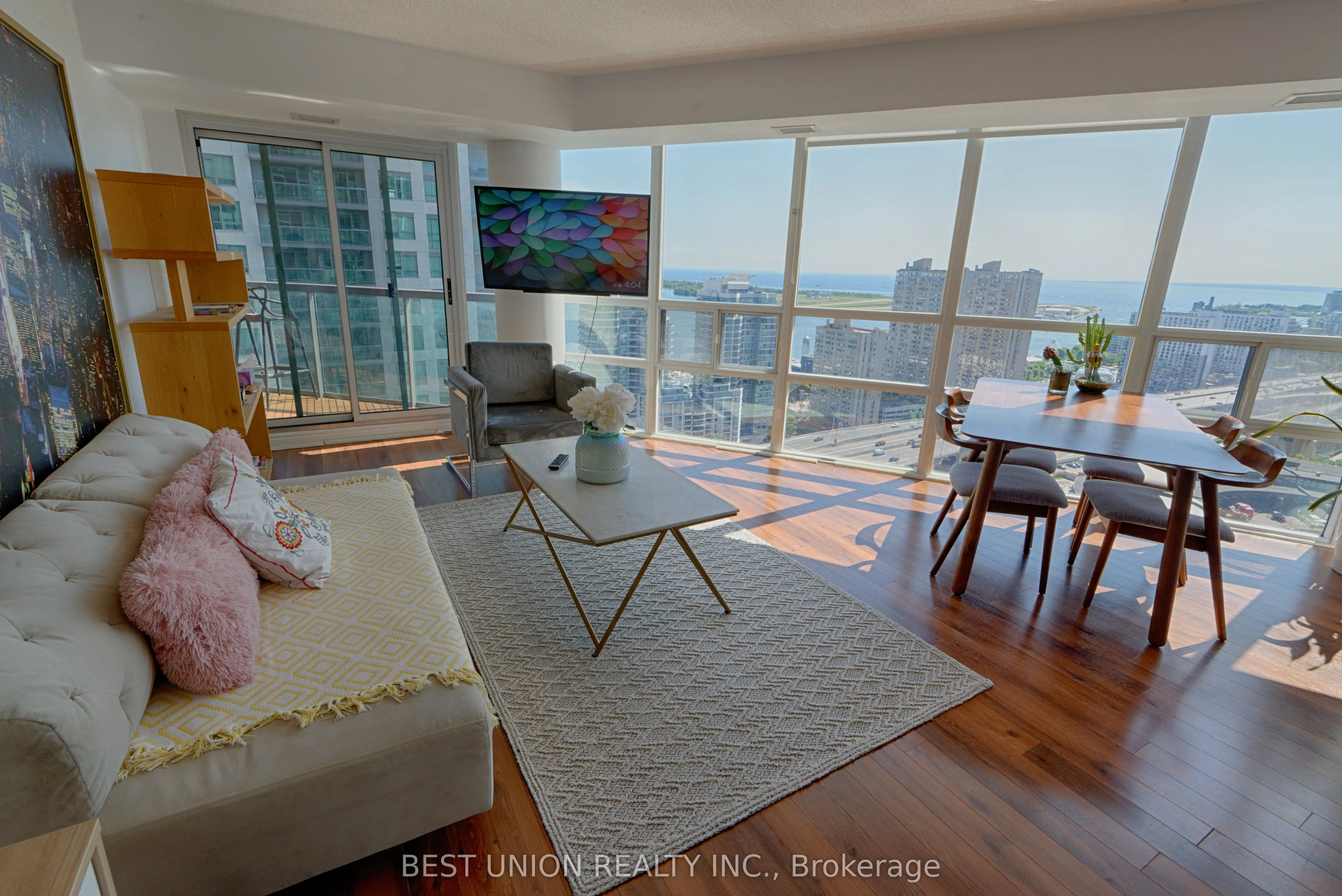 30 Grand Trunk Crescent, #3511