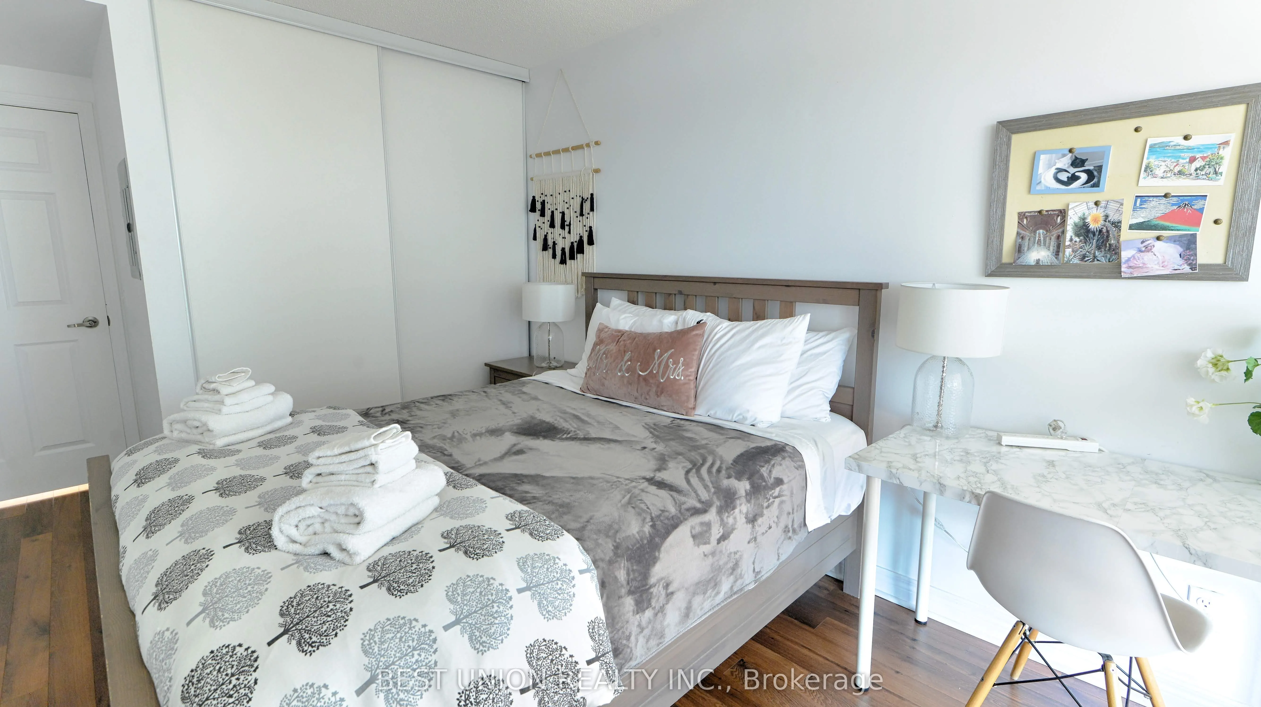 30 Grand Trunk Crescent, #3511