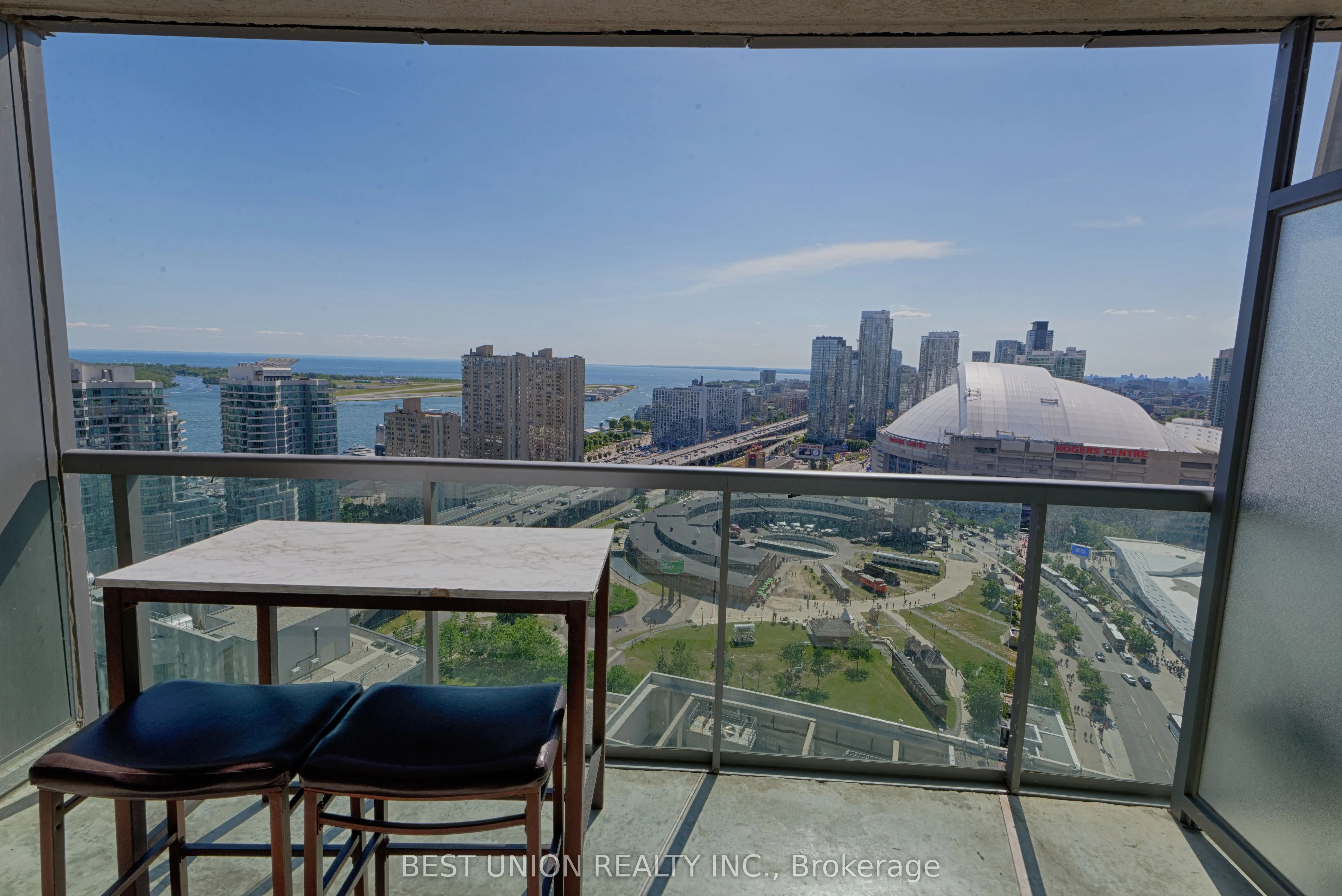 30 Grand Trunk Crescent, #3511