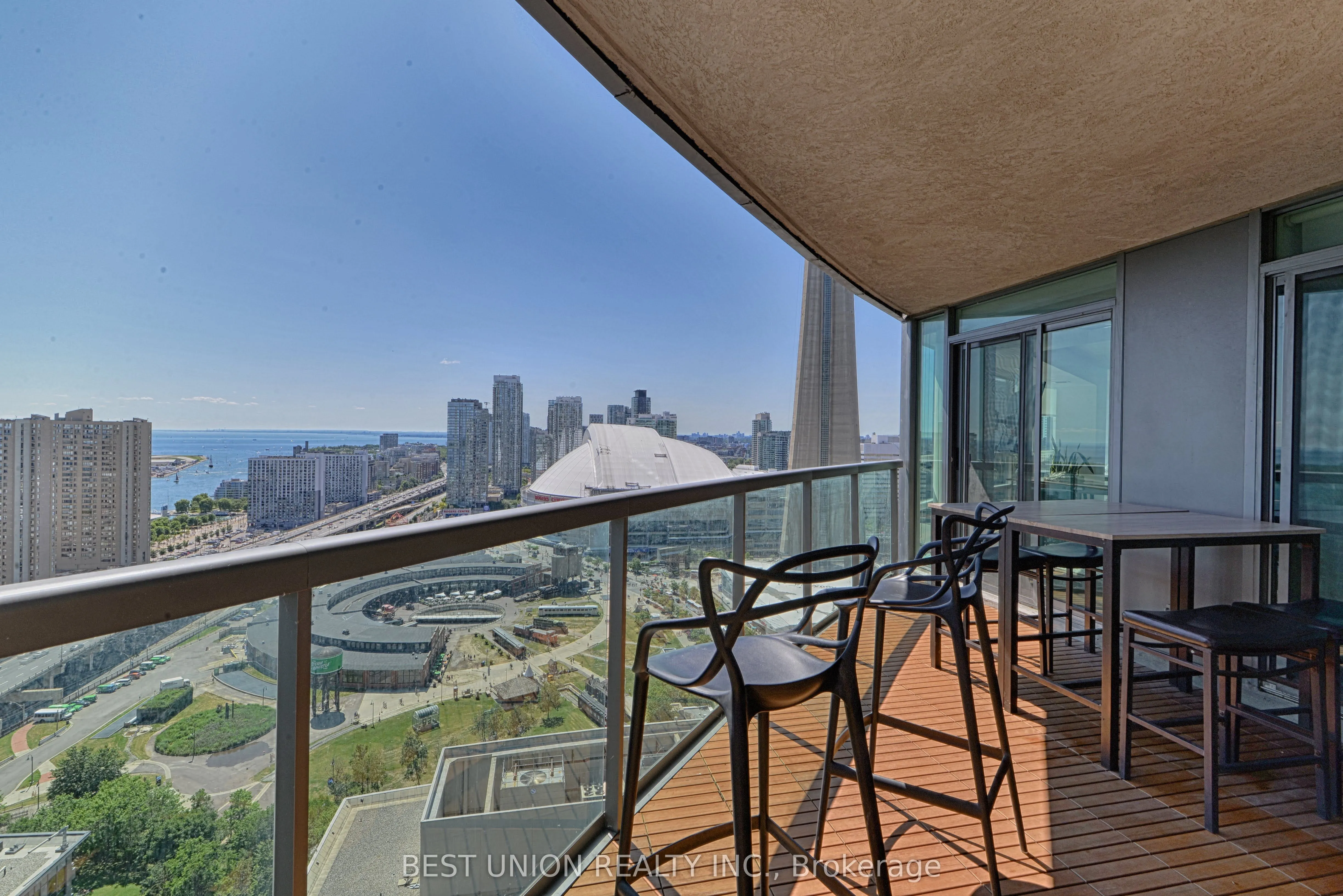 30 Grand Trunk Crescent, #3511