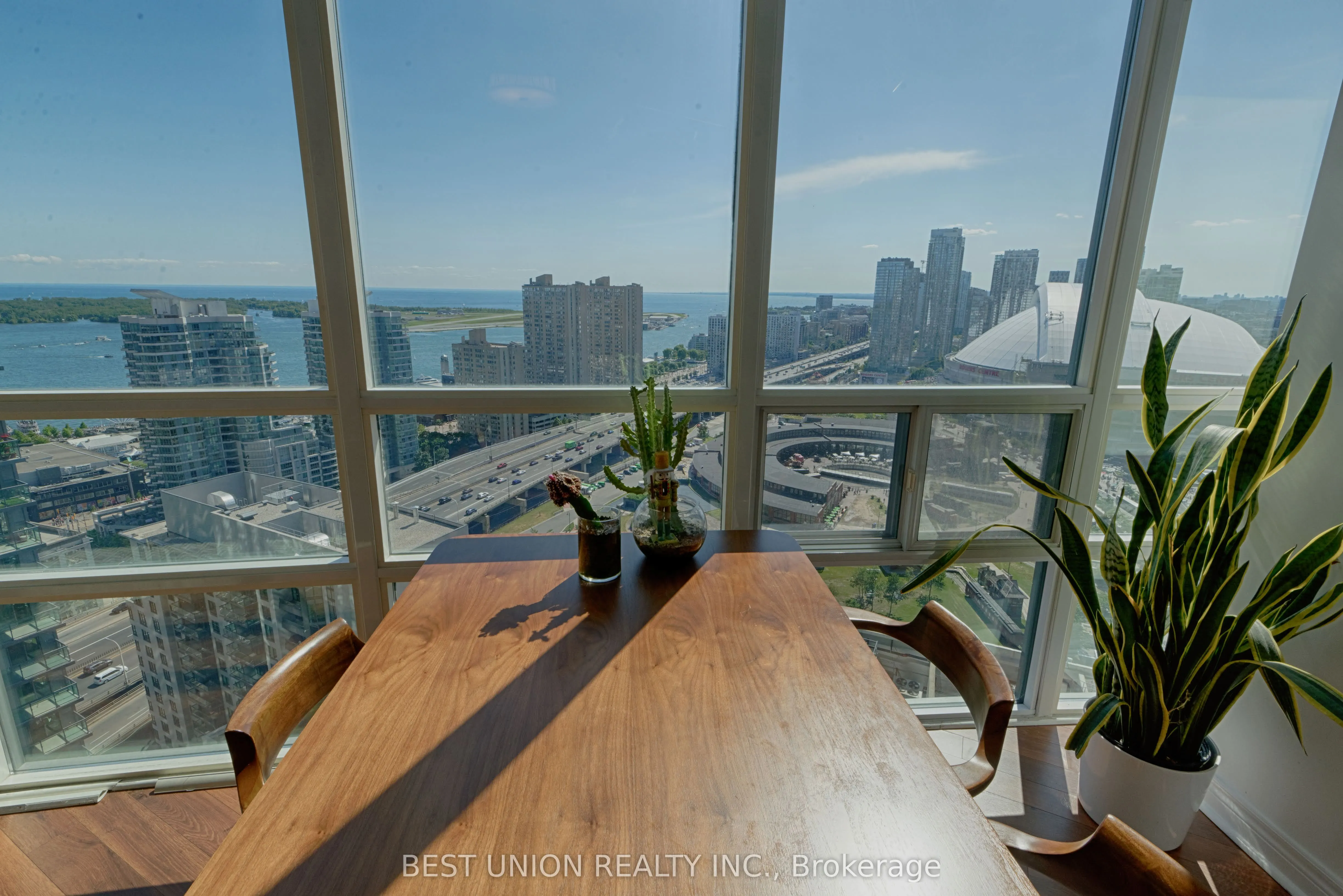 30 Grand Trunk Crescent, #3511
