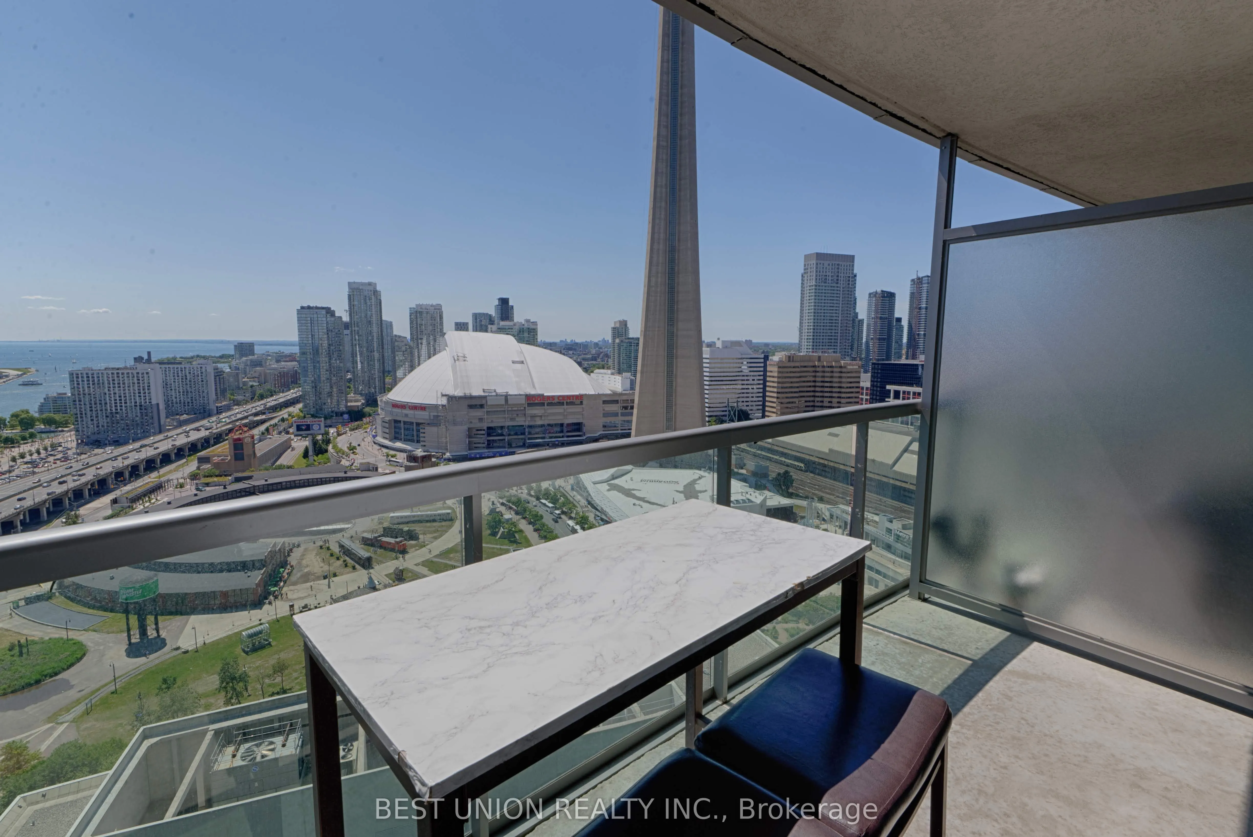 30 Grand Trunk Crescent, #3511