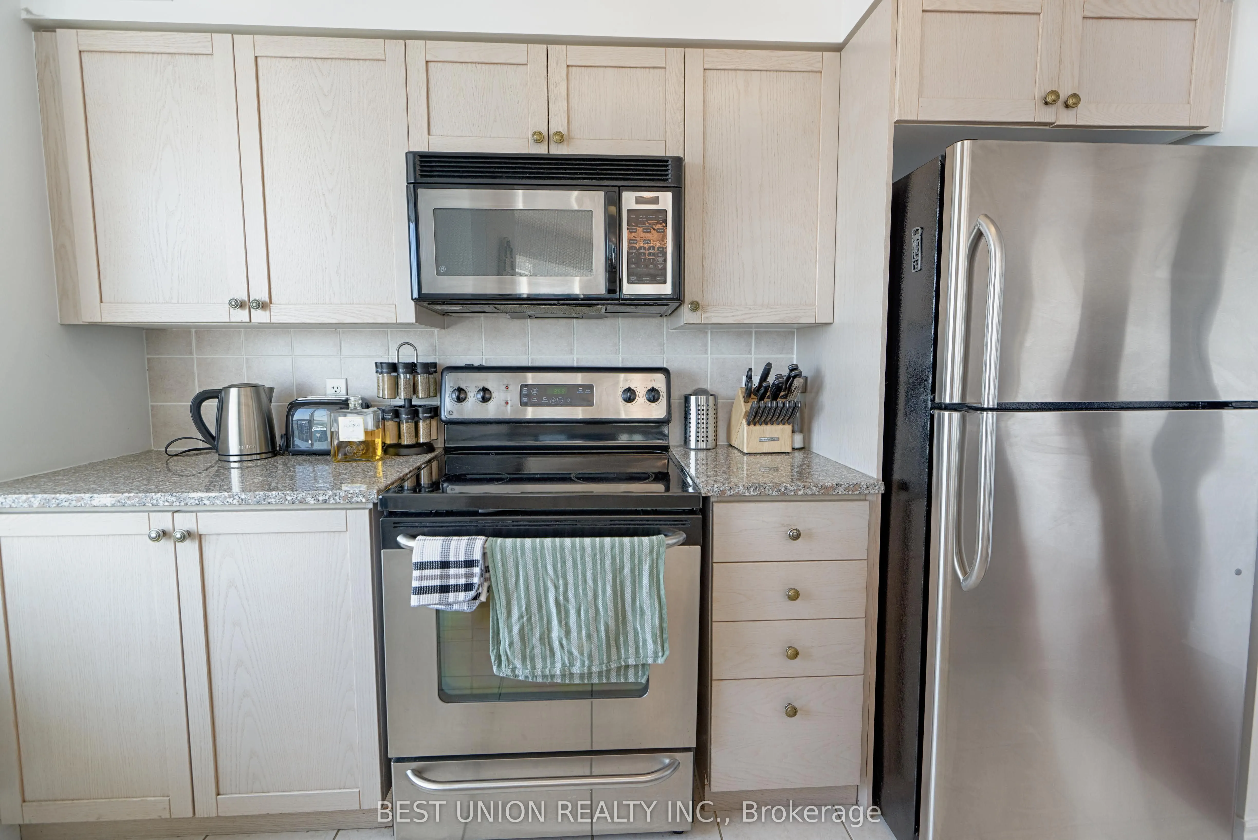 30 Grand Trunk Crescent, #3511