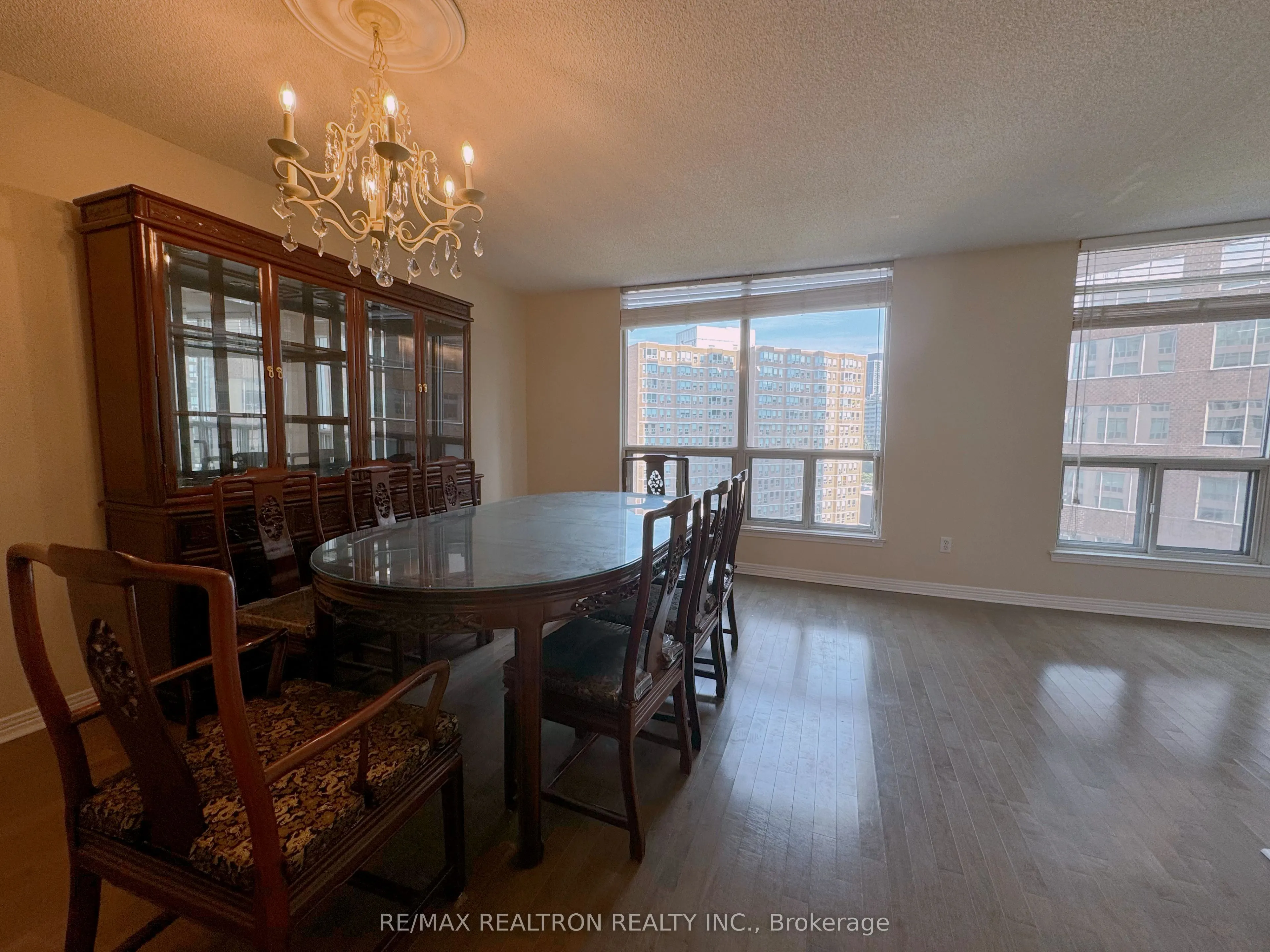 942 Yonge Street, #909