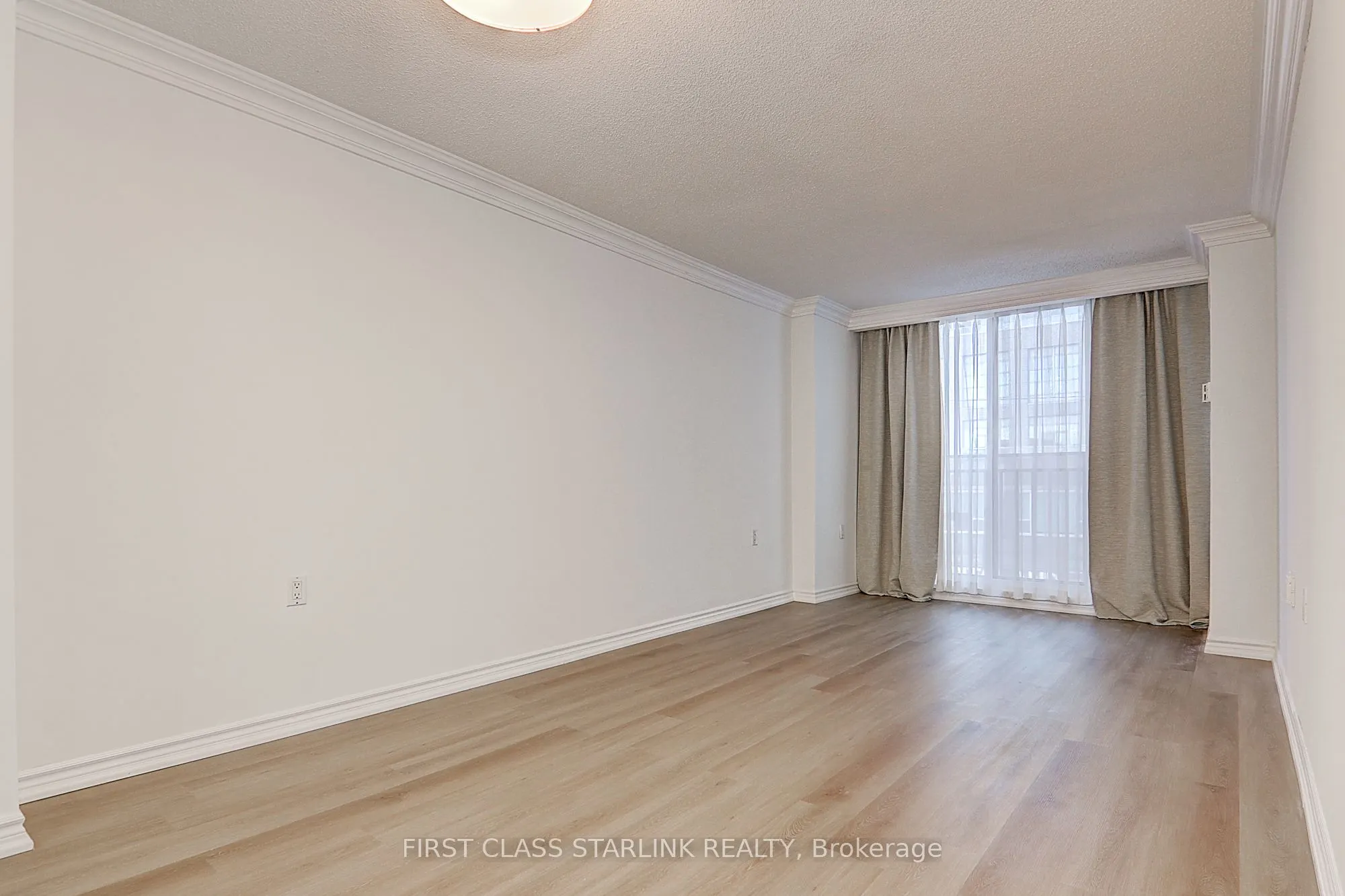 388 Bloor Street E, #302