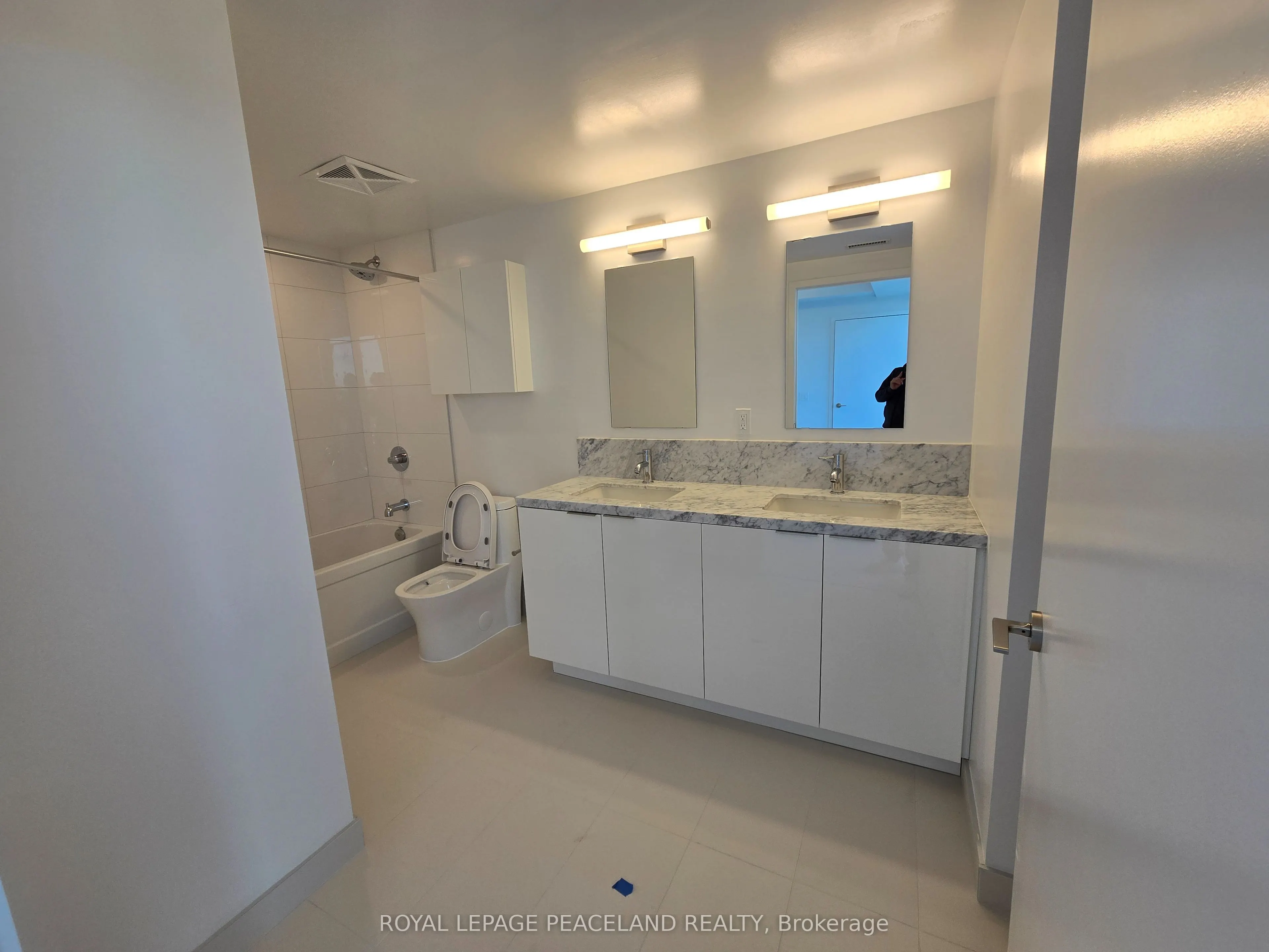 238 Simcoe Street, #2809