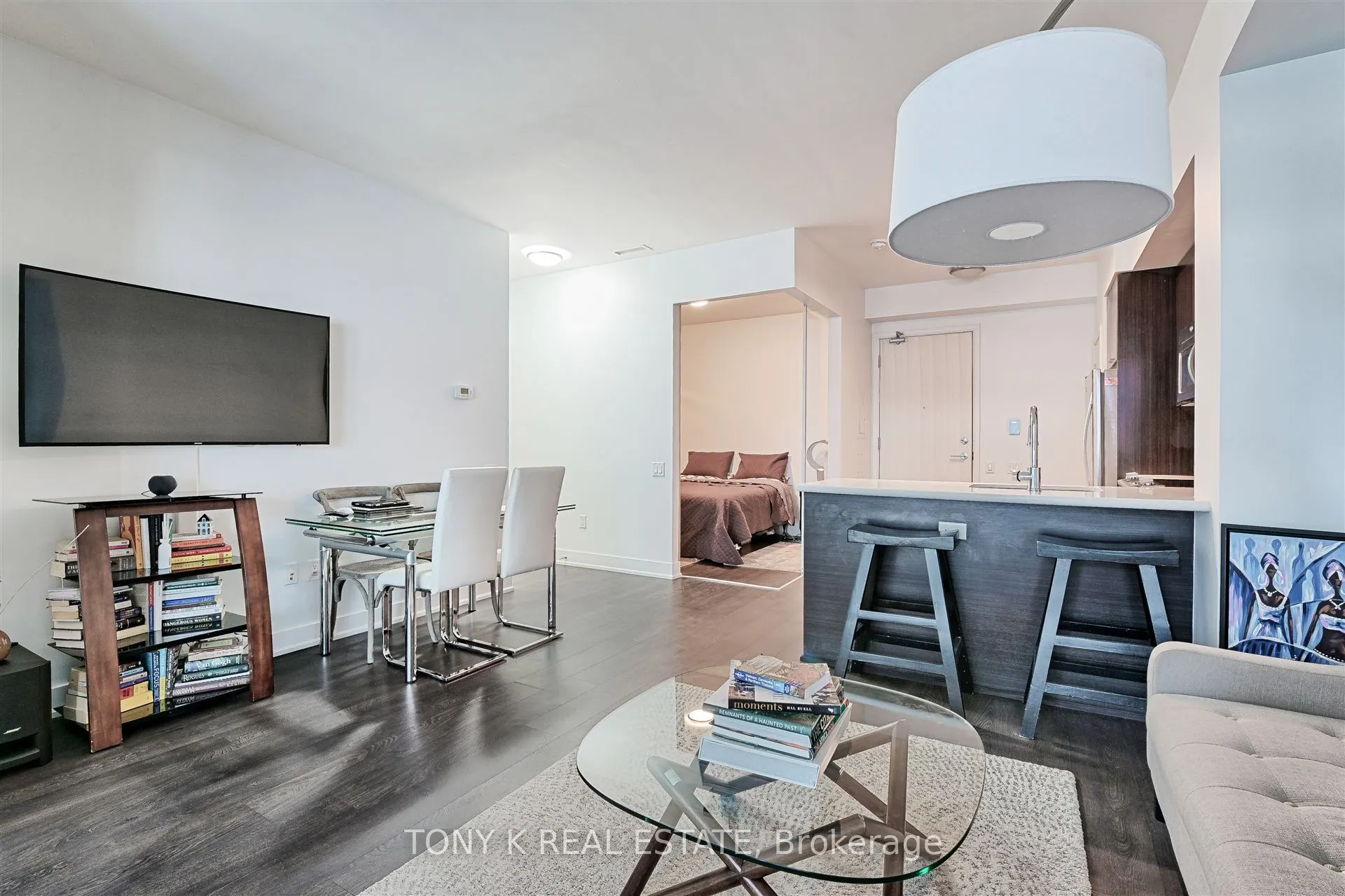 30 Roehampton Avenue #609