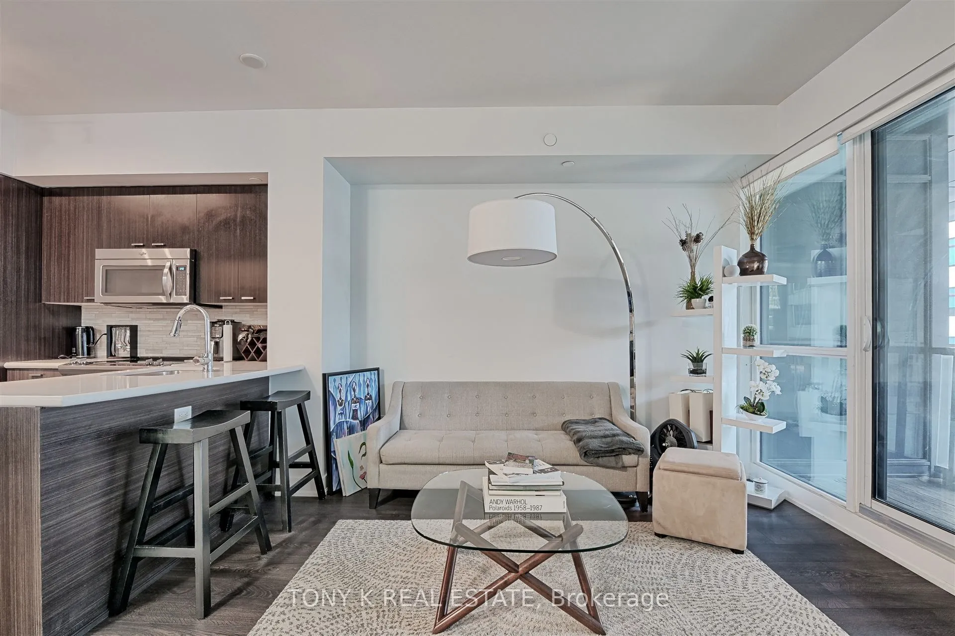 30 Roehampton Avenue #609