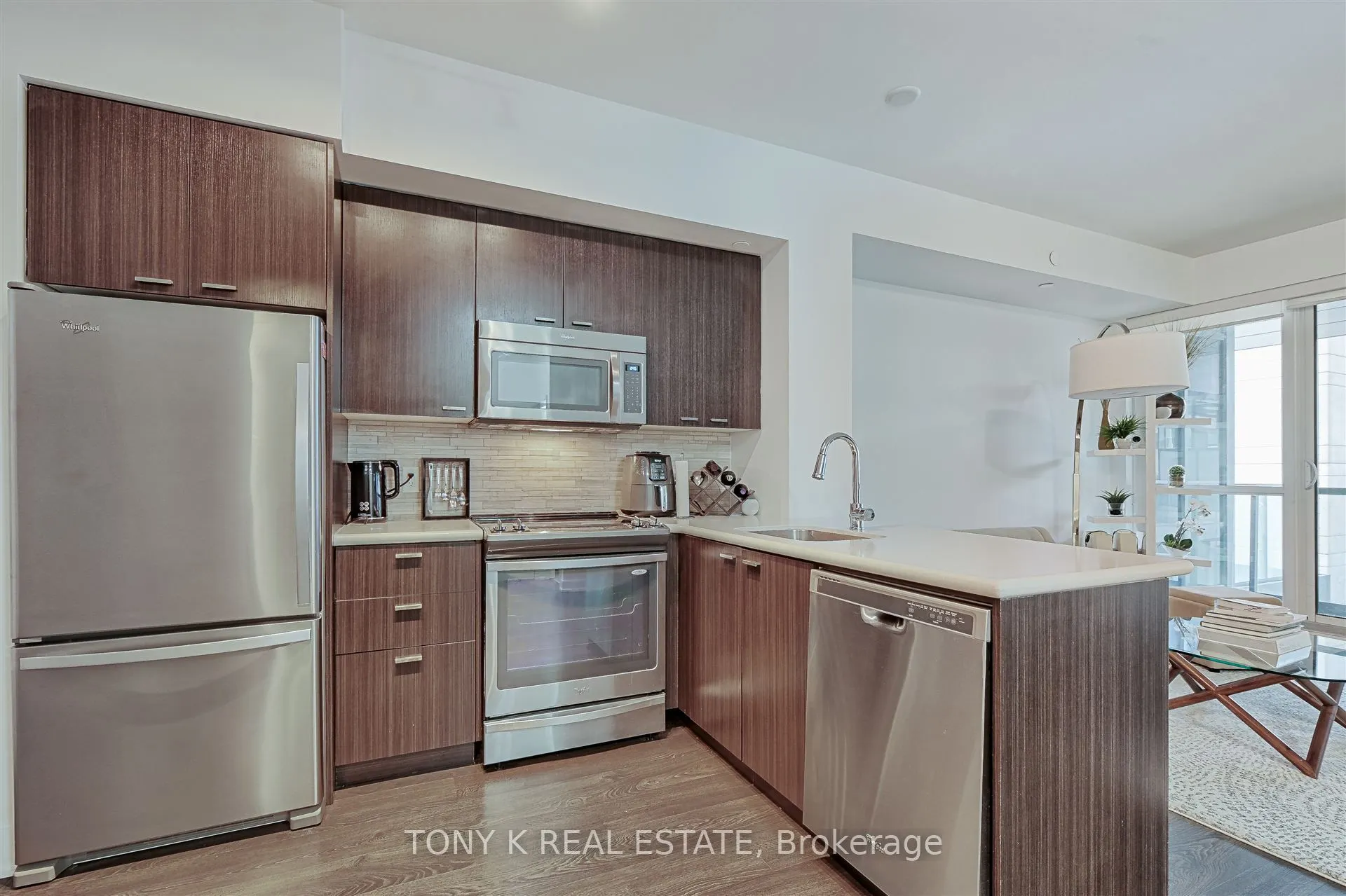 30 Roehampton Avenue #609