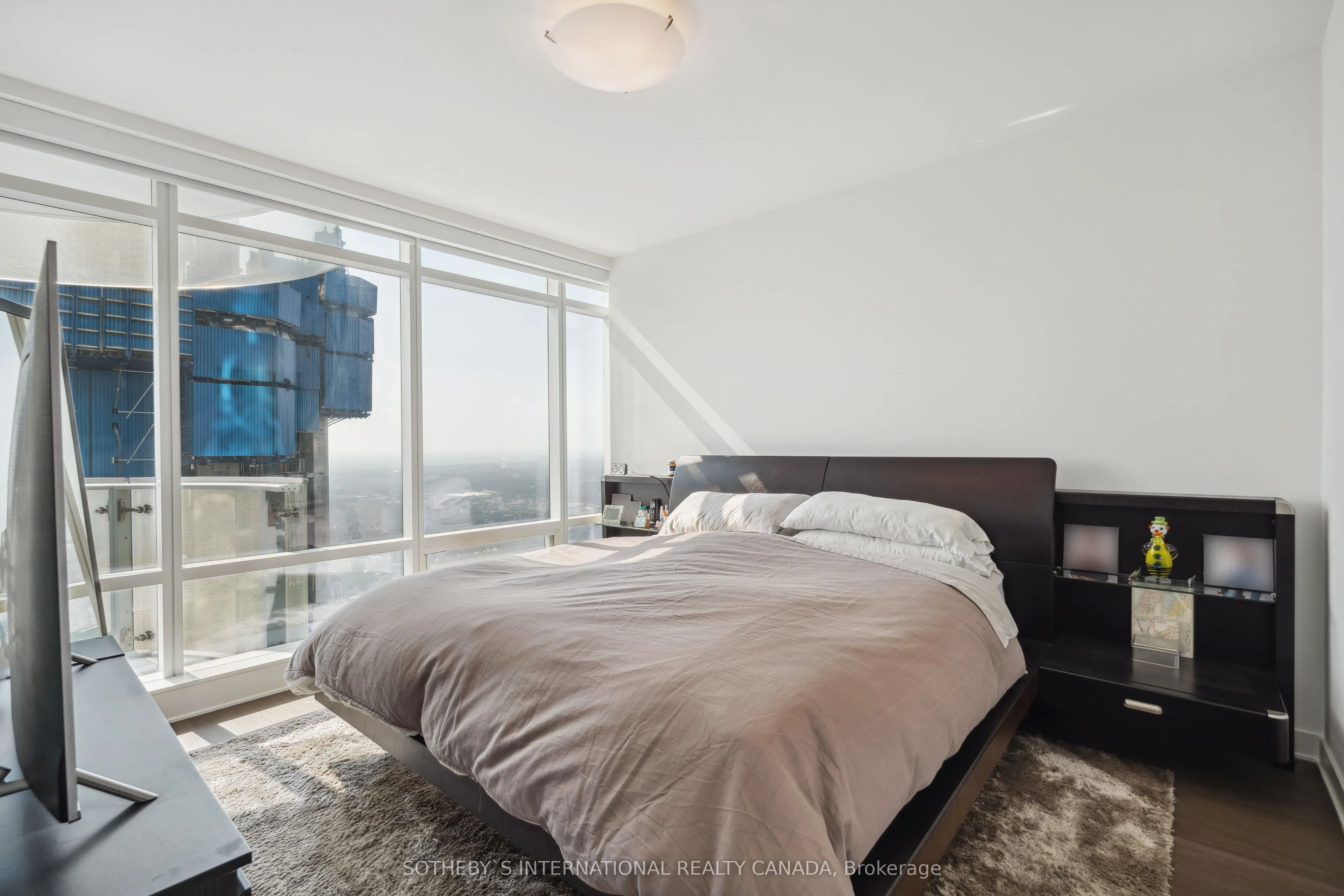 1 Bloor Street E #6805