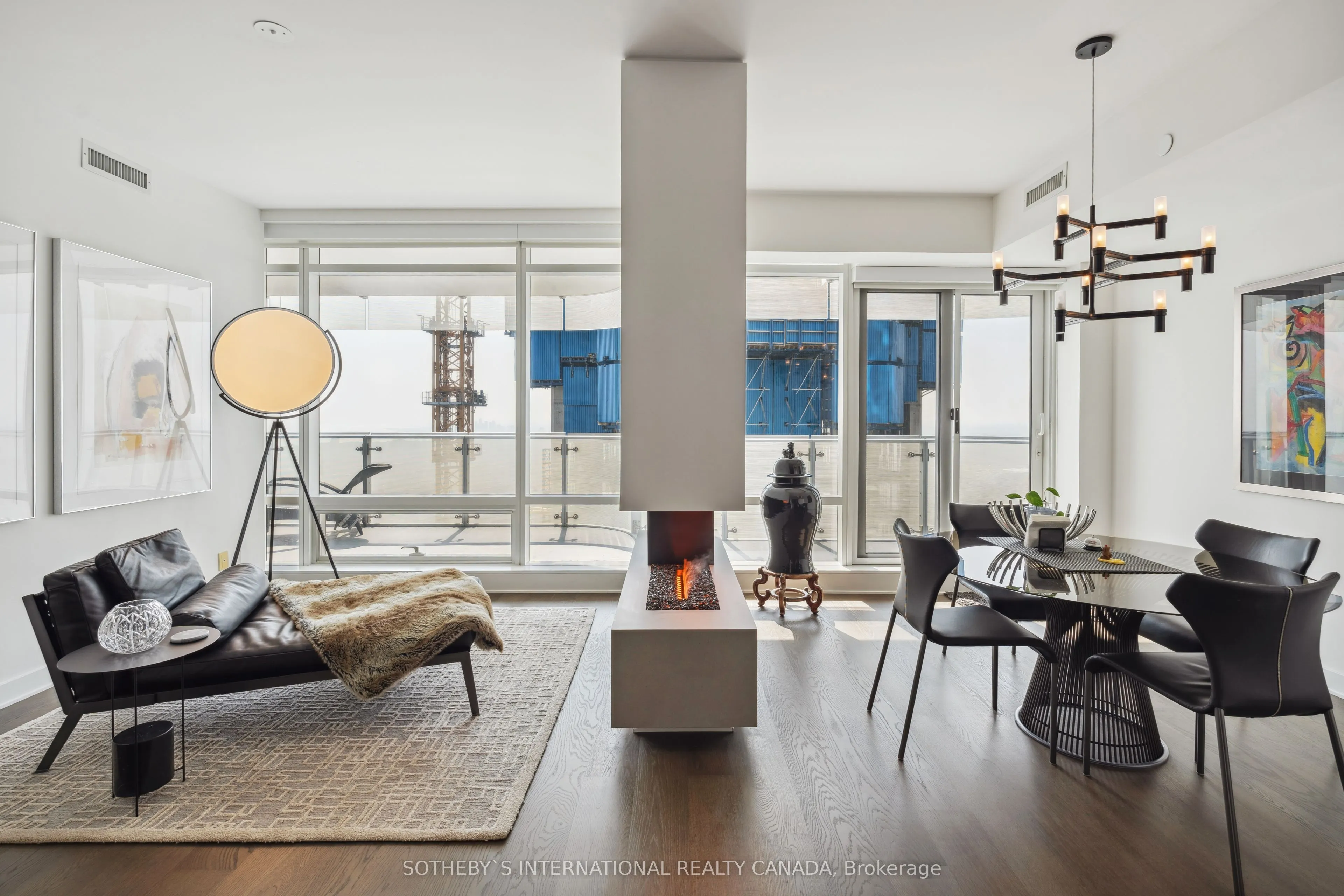 1 Bloor Street E #6805