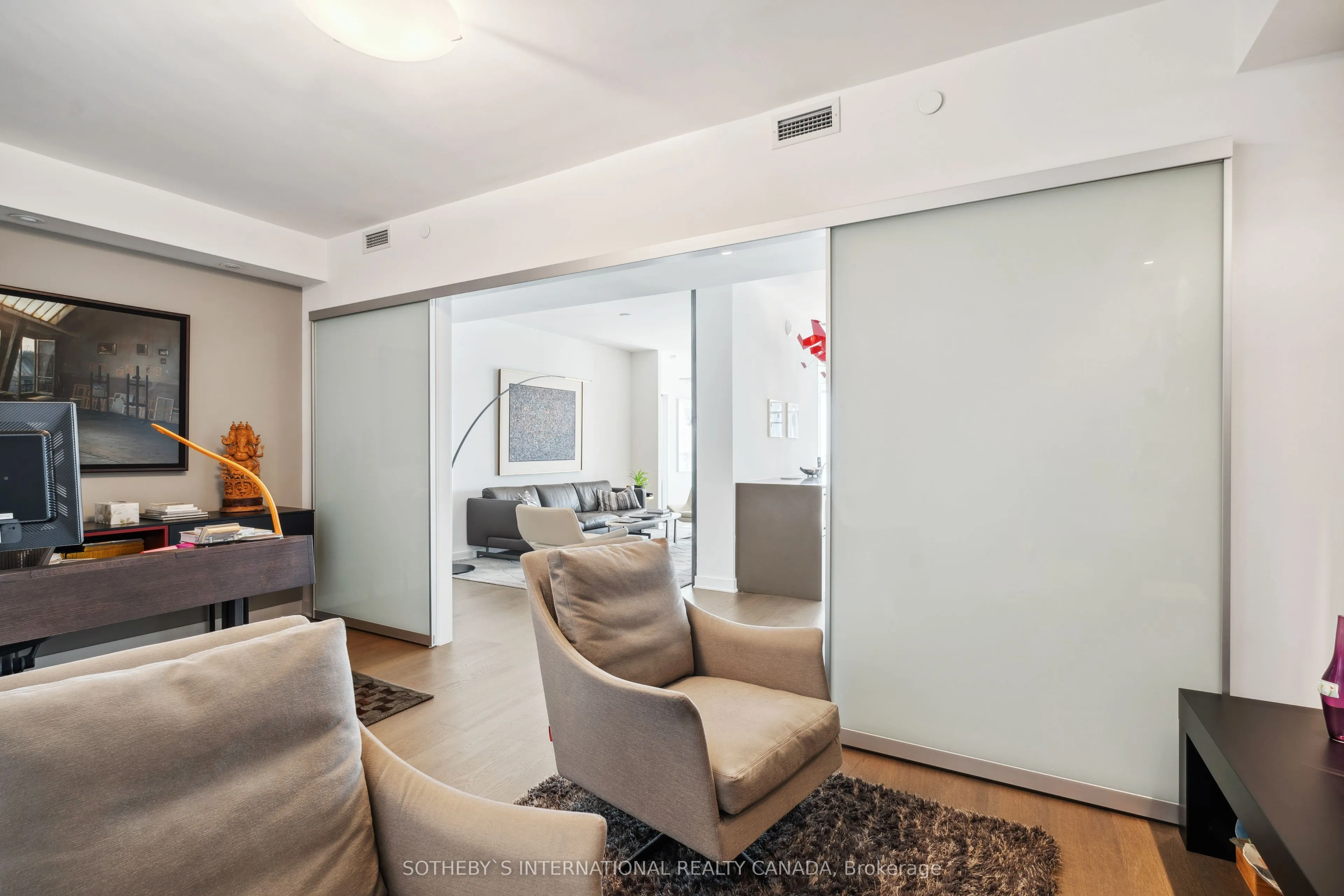 1 Bloor Street E #6805