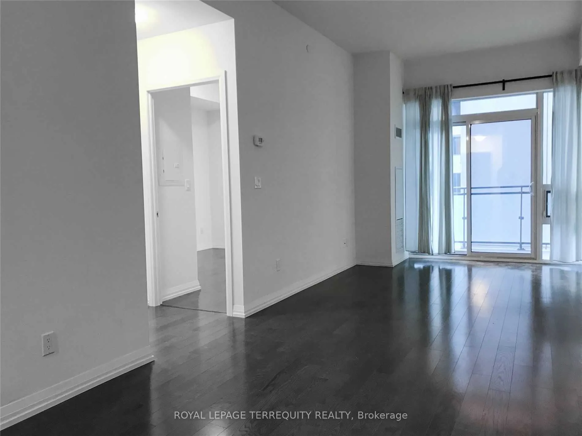 460 Adelaide Street E #801