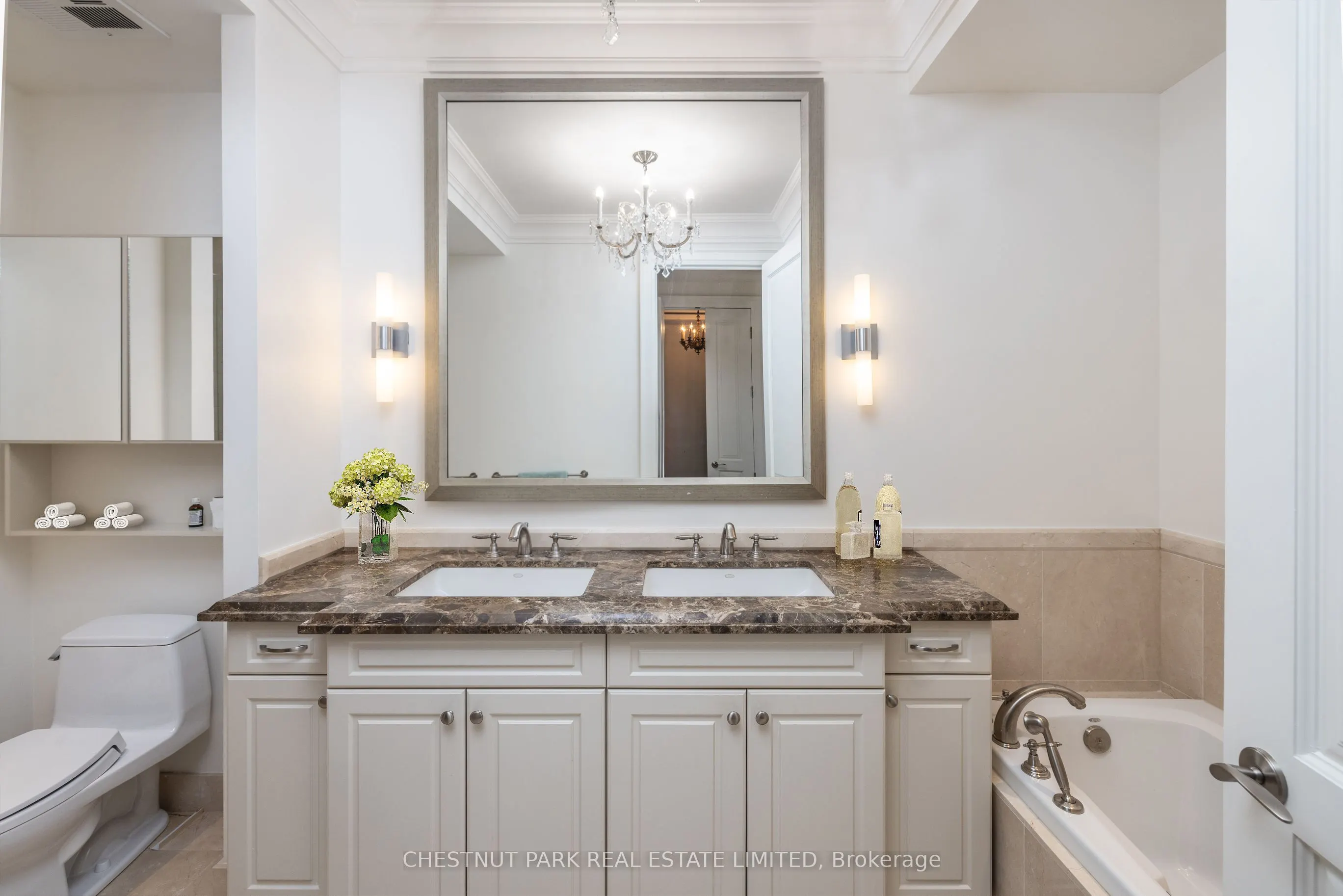 112 St Clair Avenue W, #403