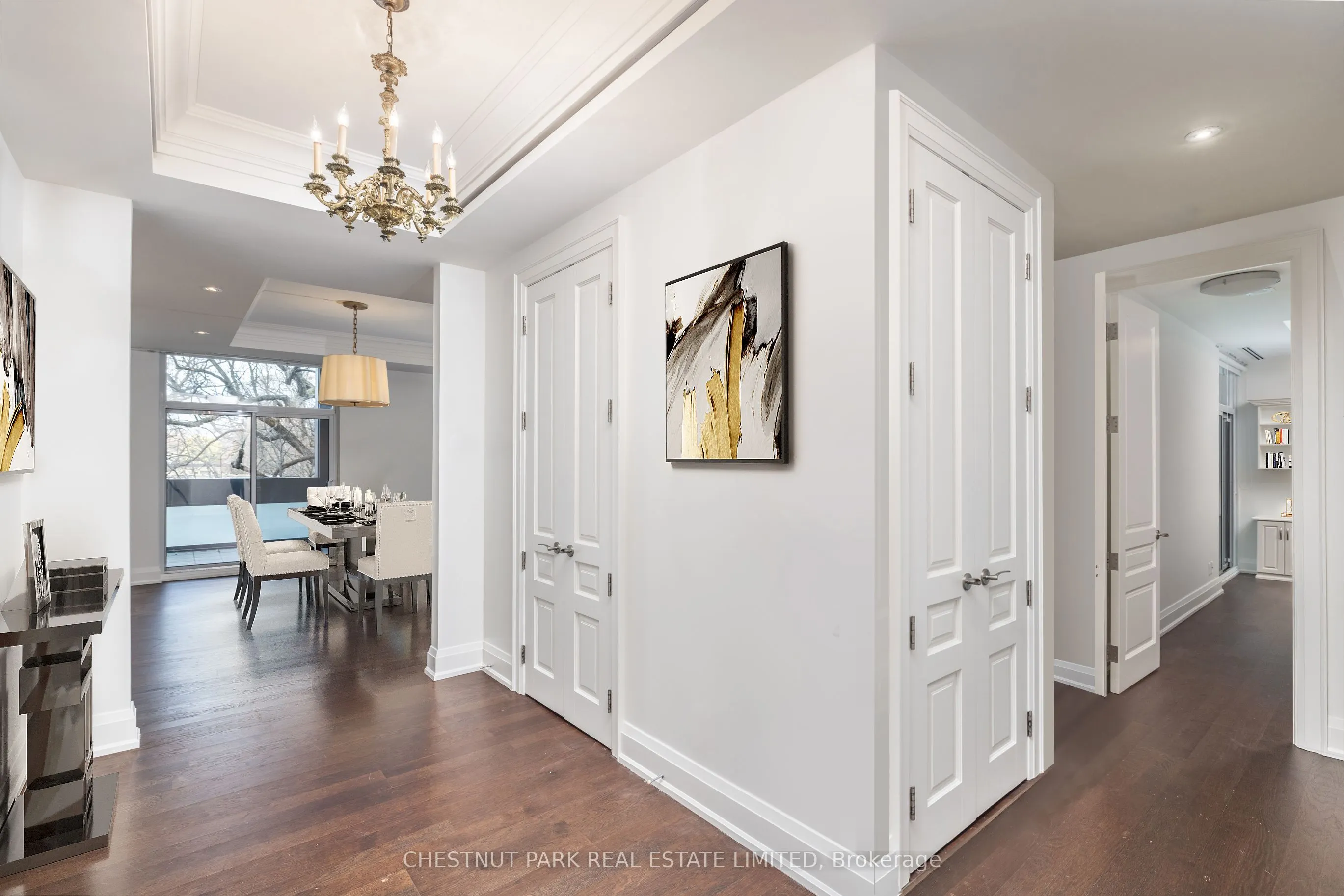 112 St Clair Avenue W, #403