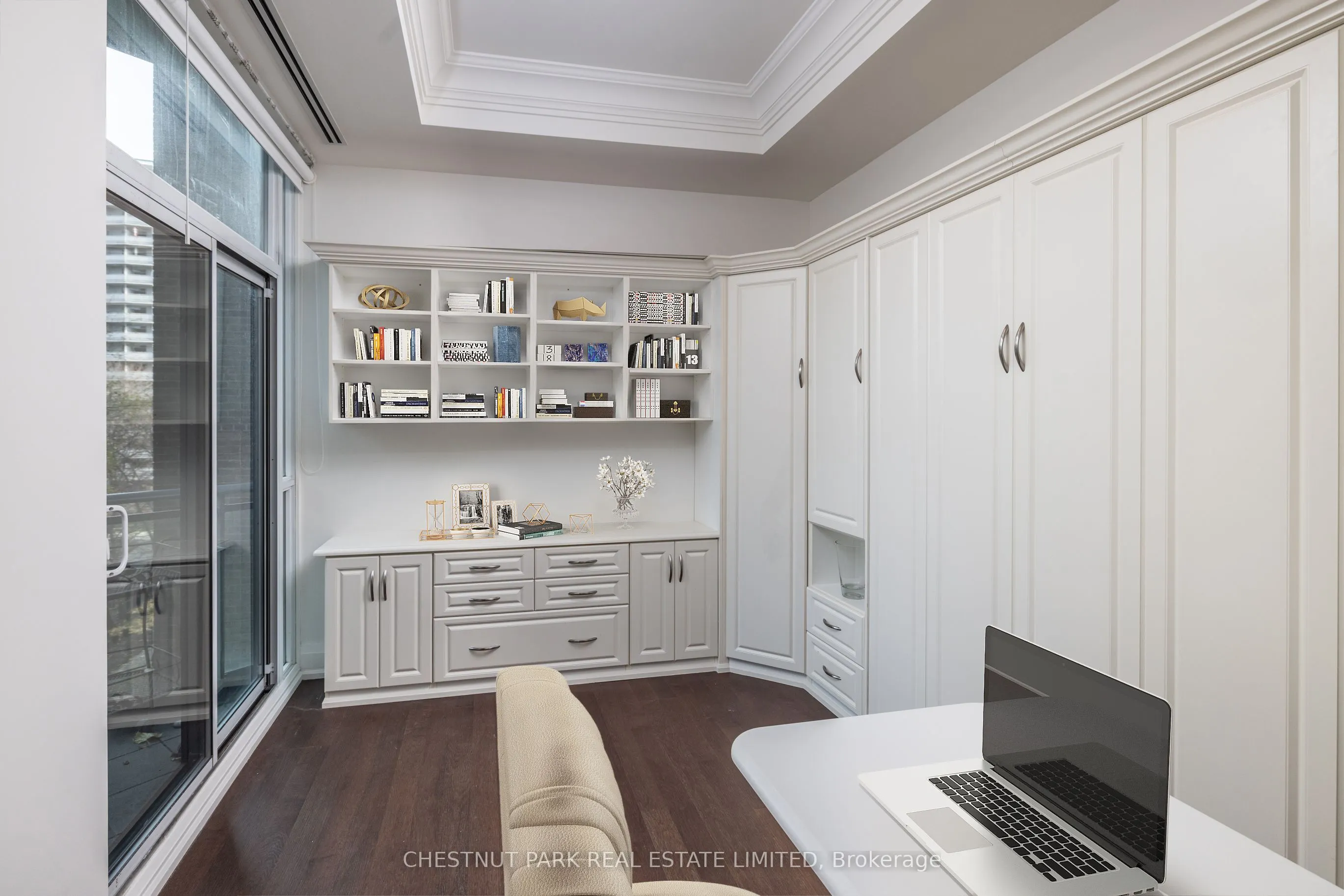 112 St Clair Avenue W, #403