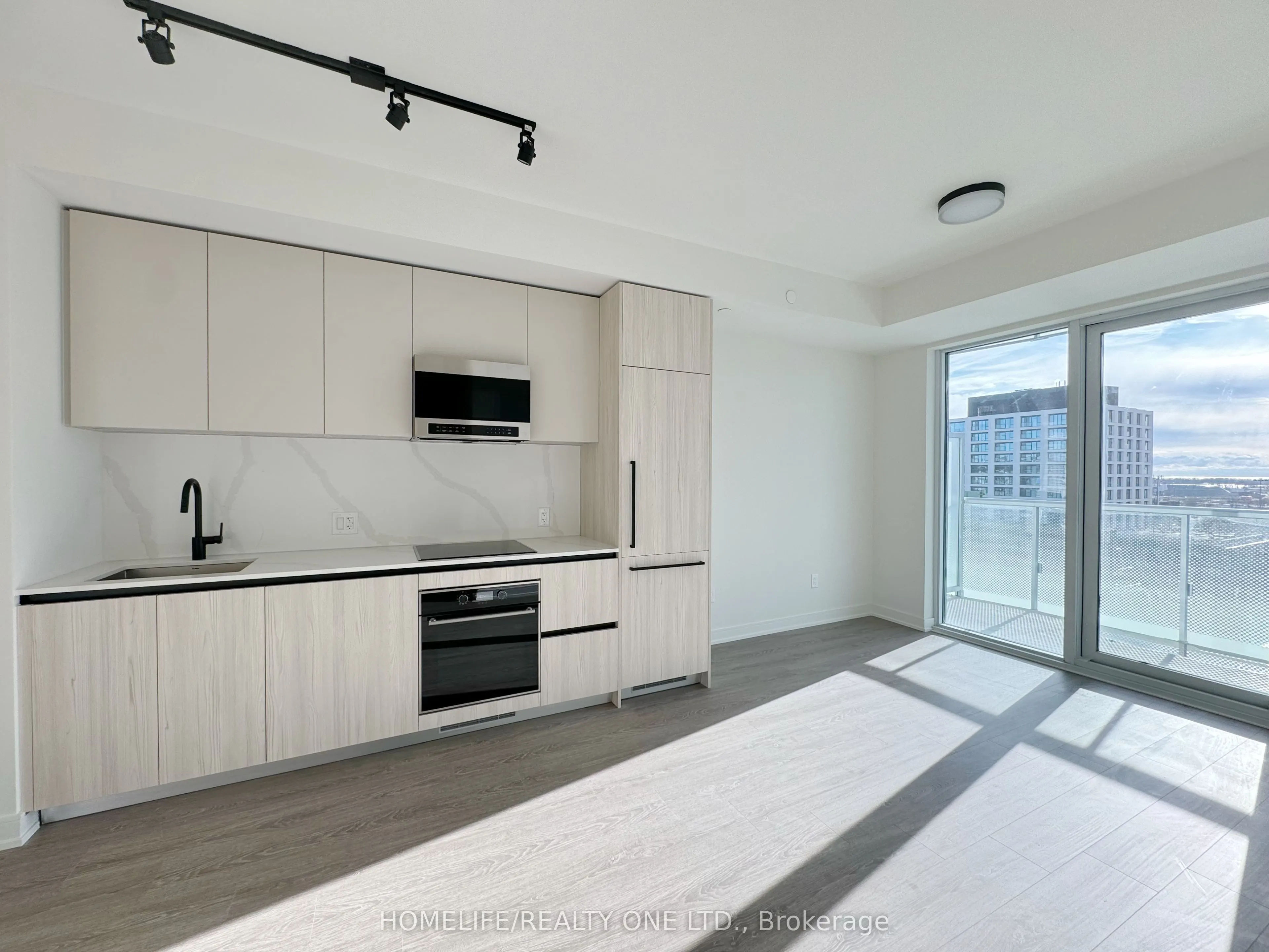 117 Broadway Avenue, #1111
