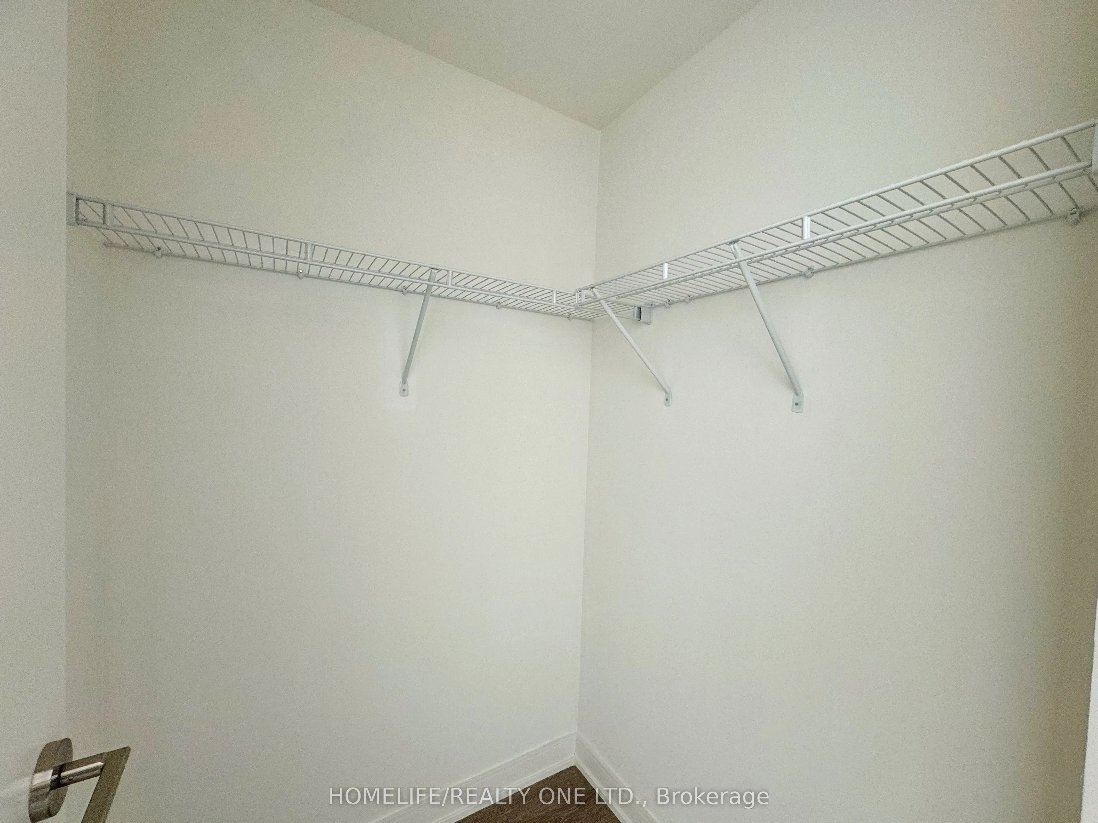 117 Broadway Avenue, #1111