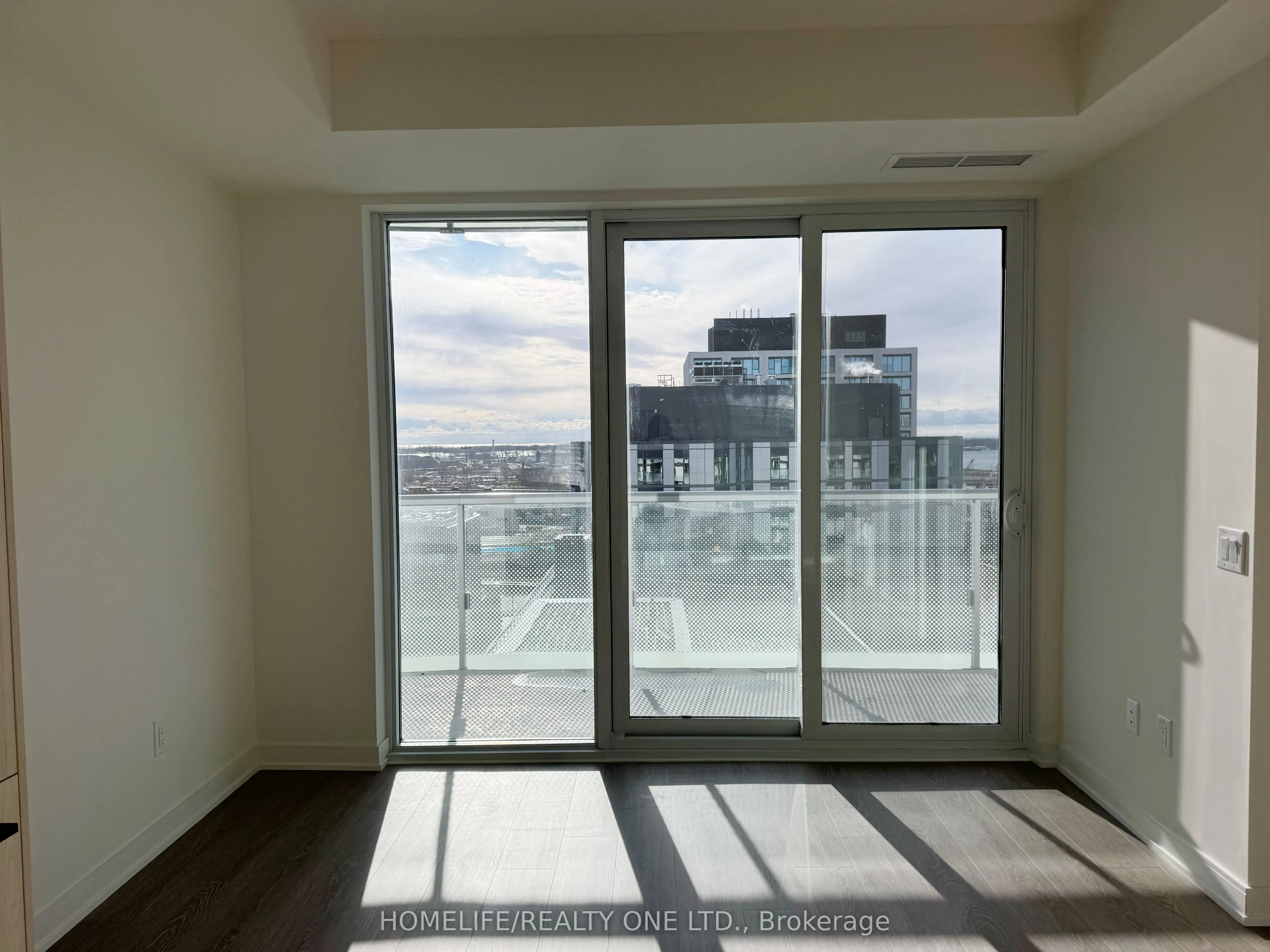 117 Broadway Avenue, #1111
