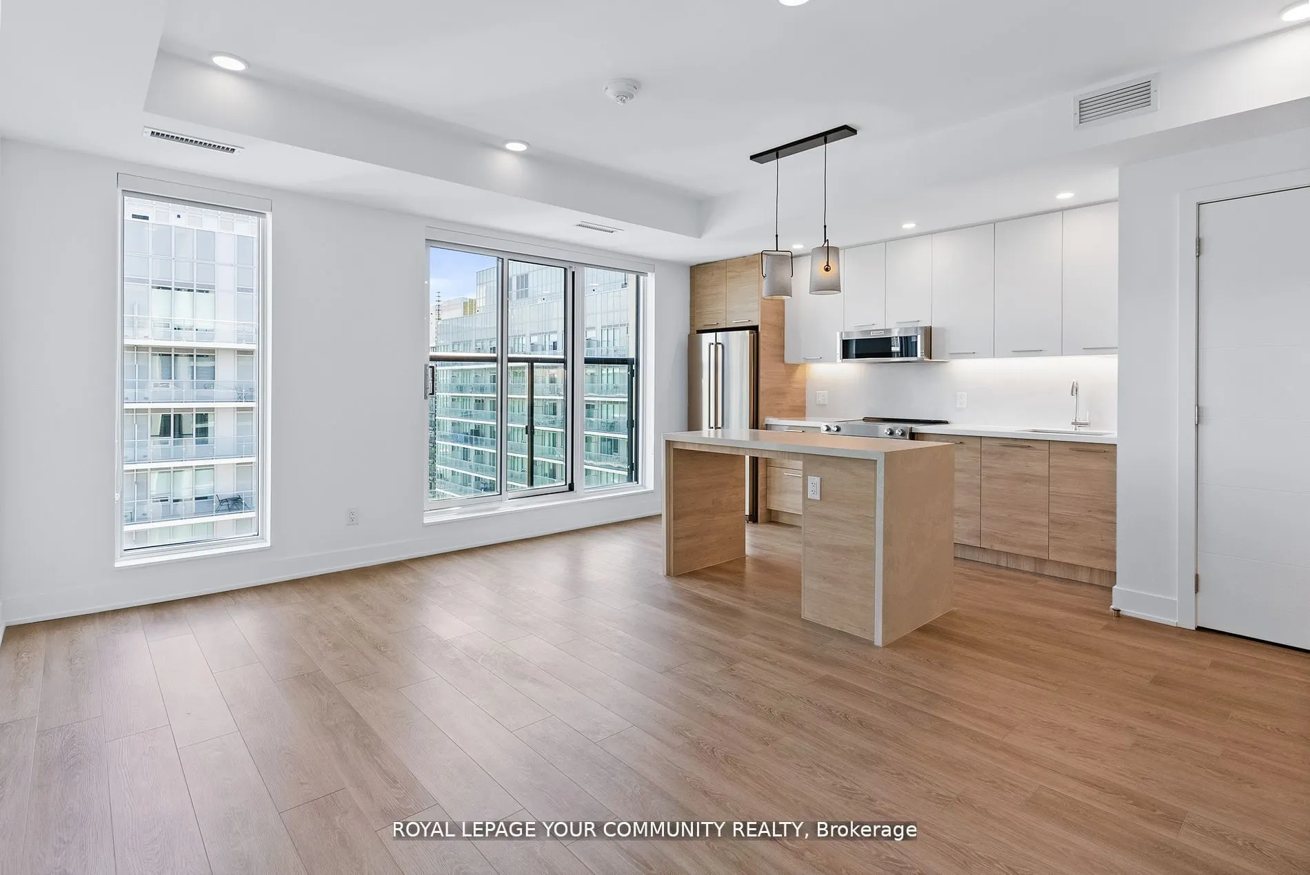 200 Redpath Avenue, #2809