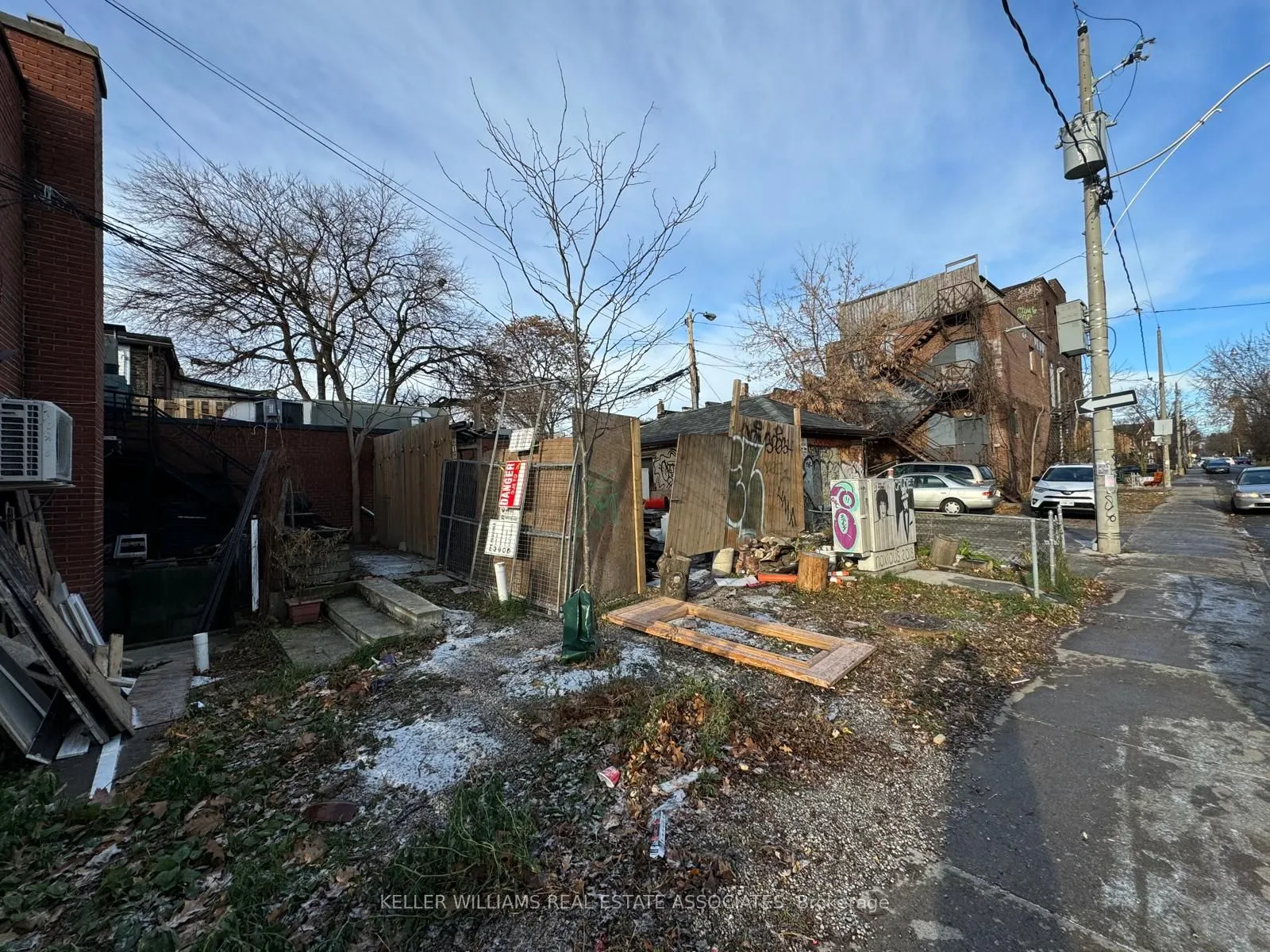 6 Markham Street, #(rear)