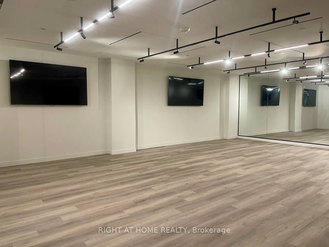 127 Broadway Avenue, #2411S