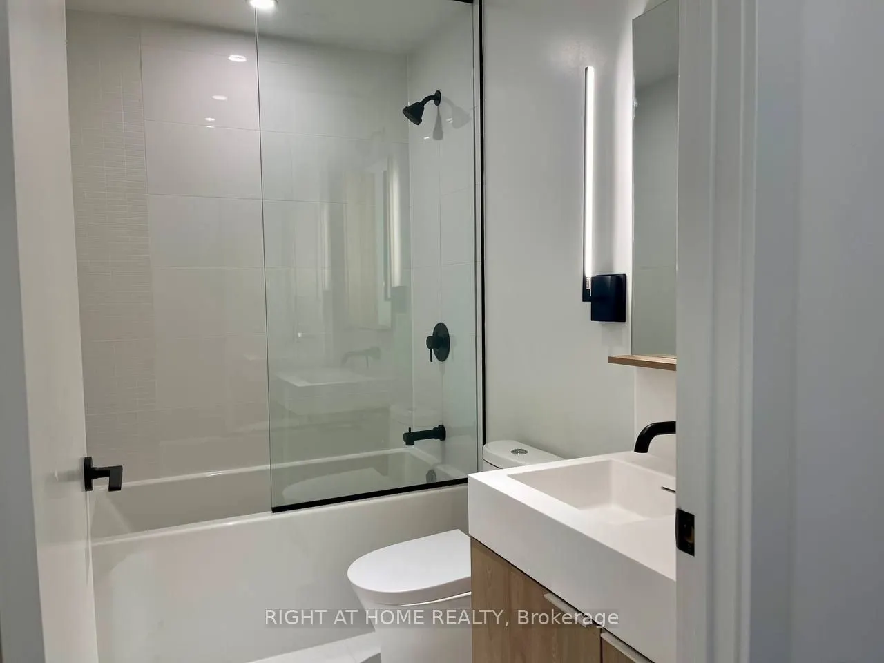 127 Broadway Avenue, #2411S