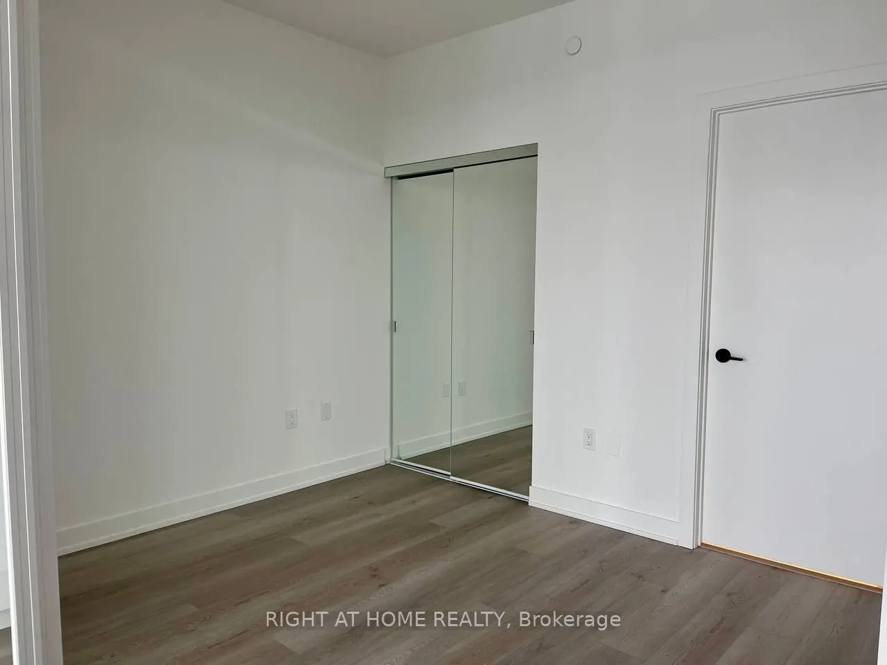 127 Broadway Avenue, #2411S