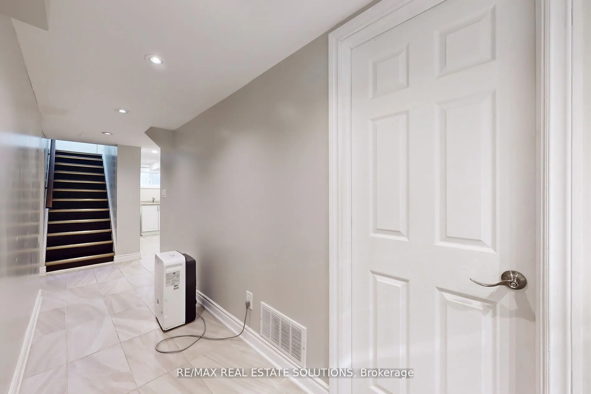85 Ranee Avenue