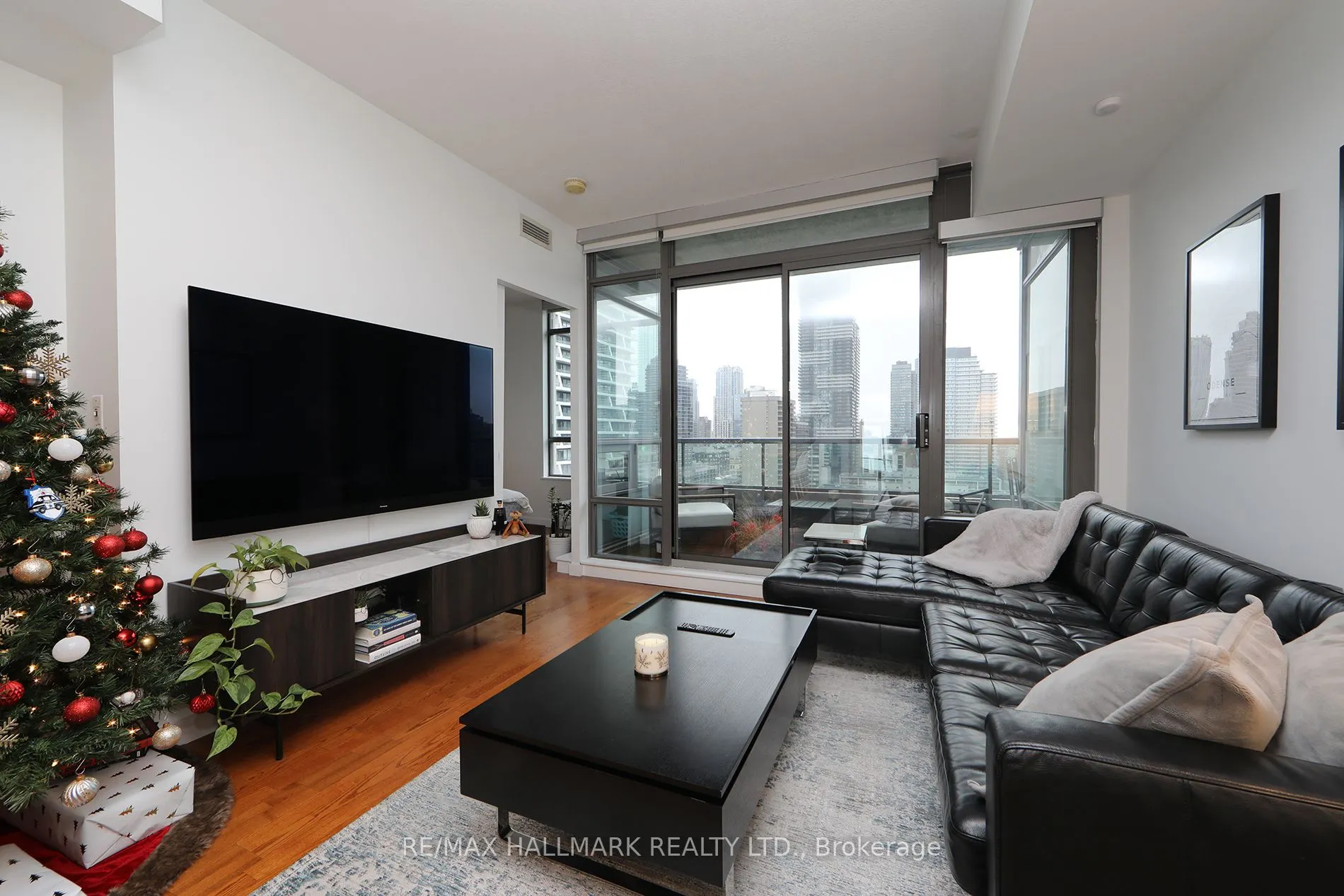 285 Mutual Street #2201