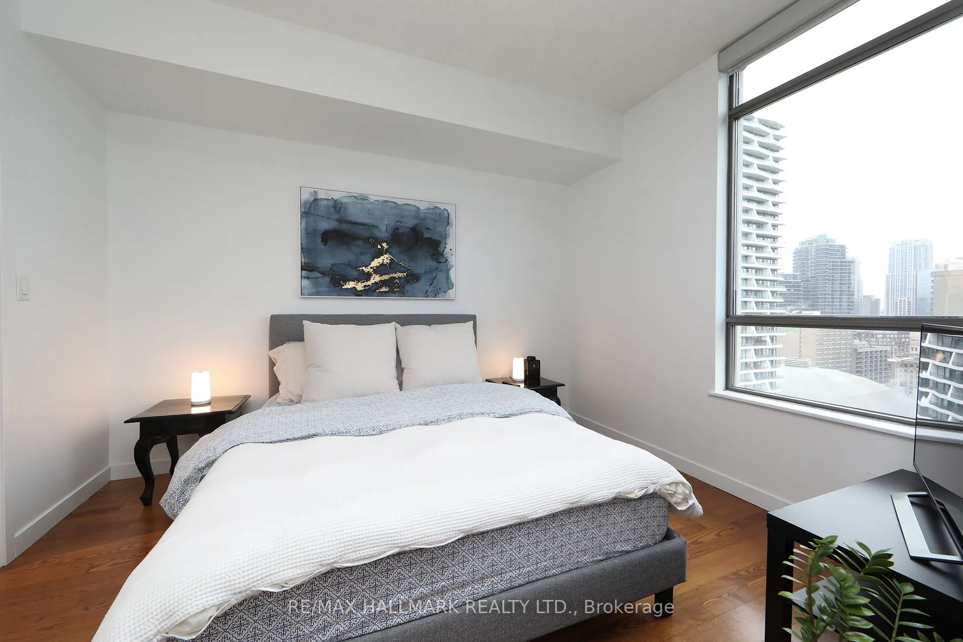 285 Mutual Street #2201