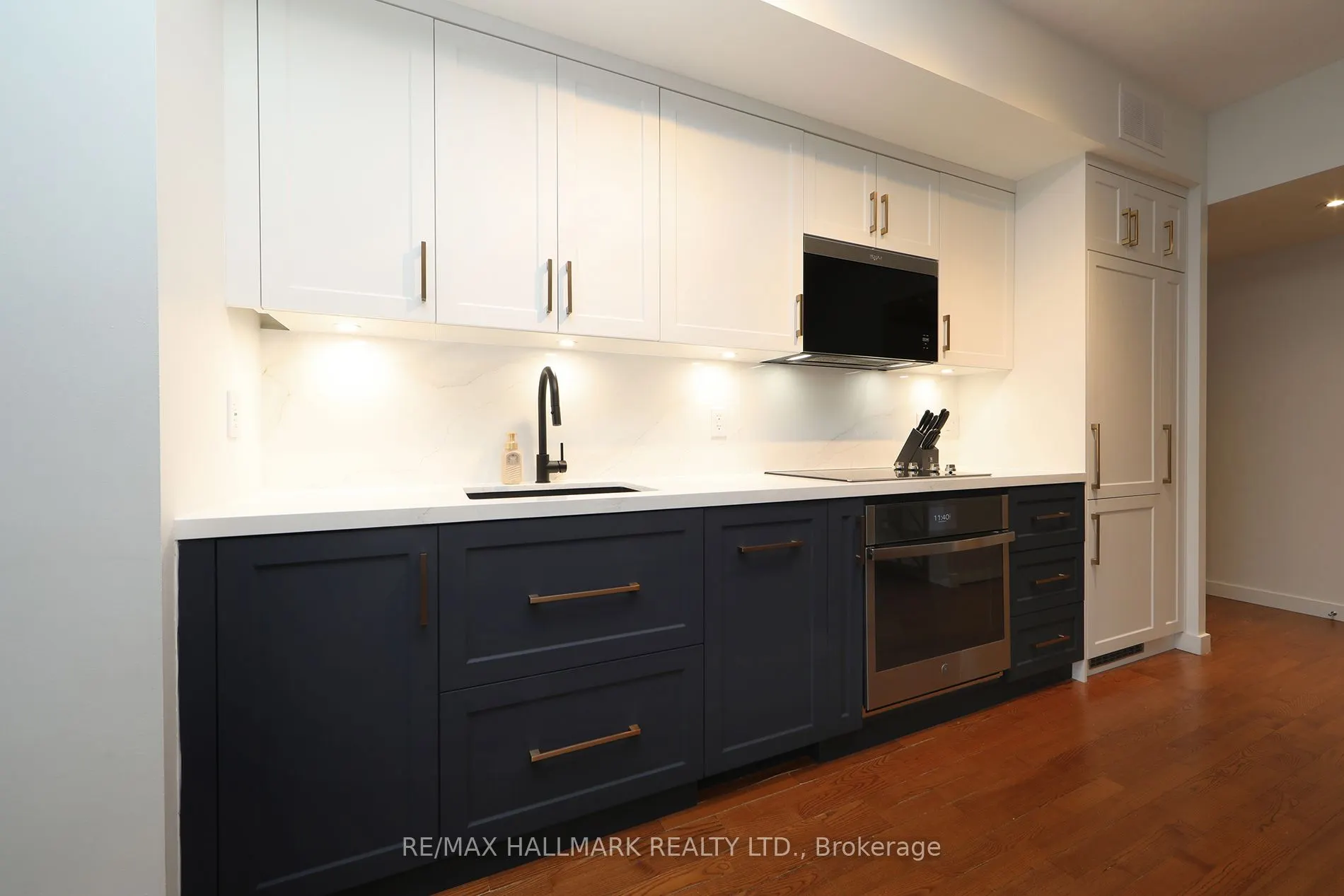 285 Mutual Street #2201
