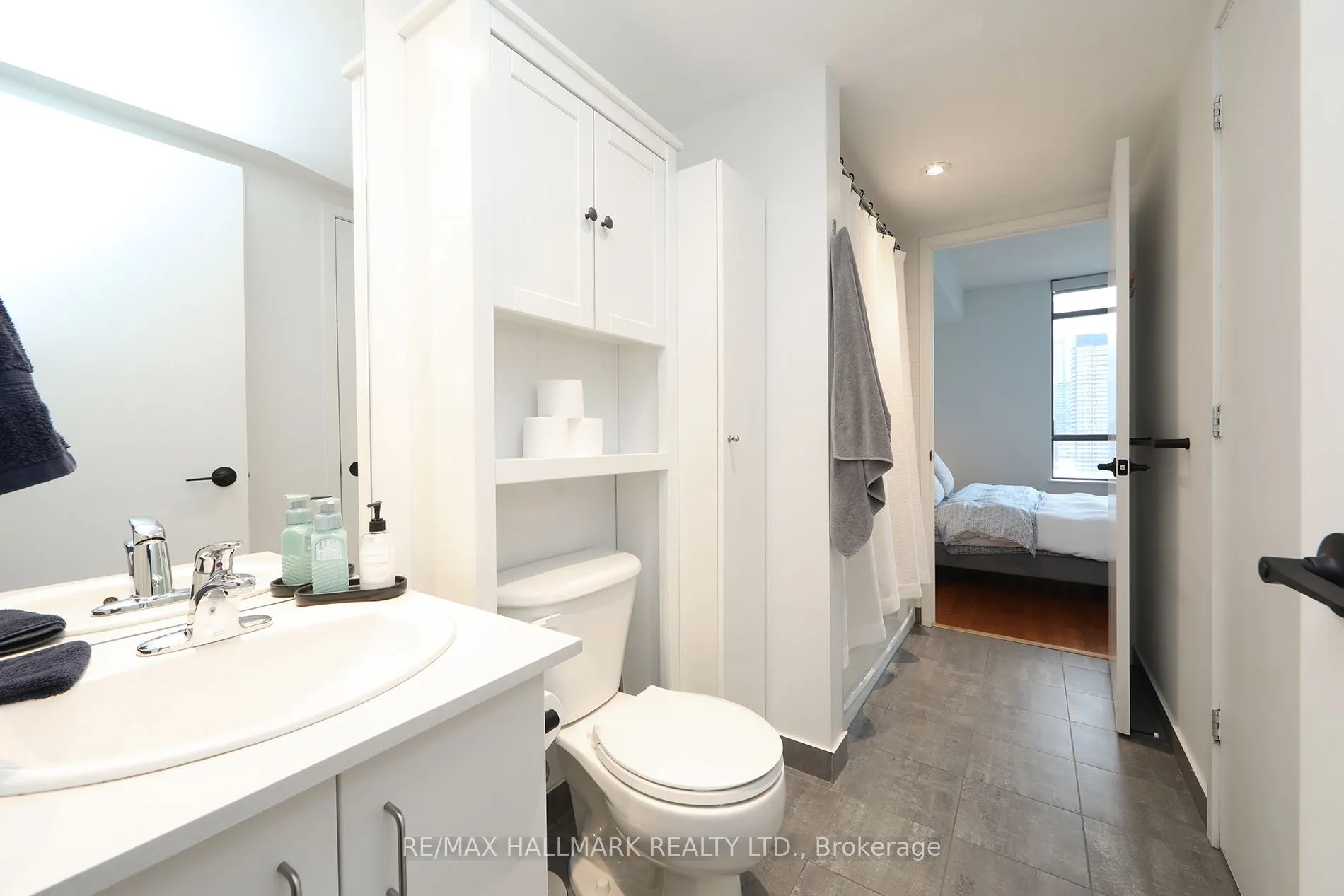 285 Mutual Street #2201
