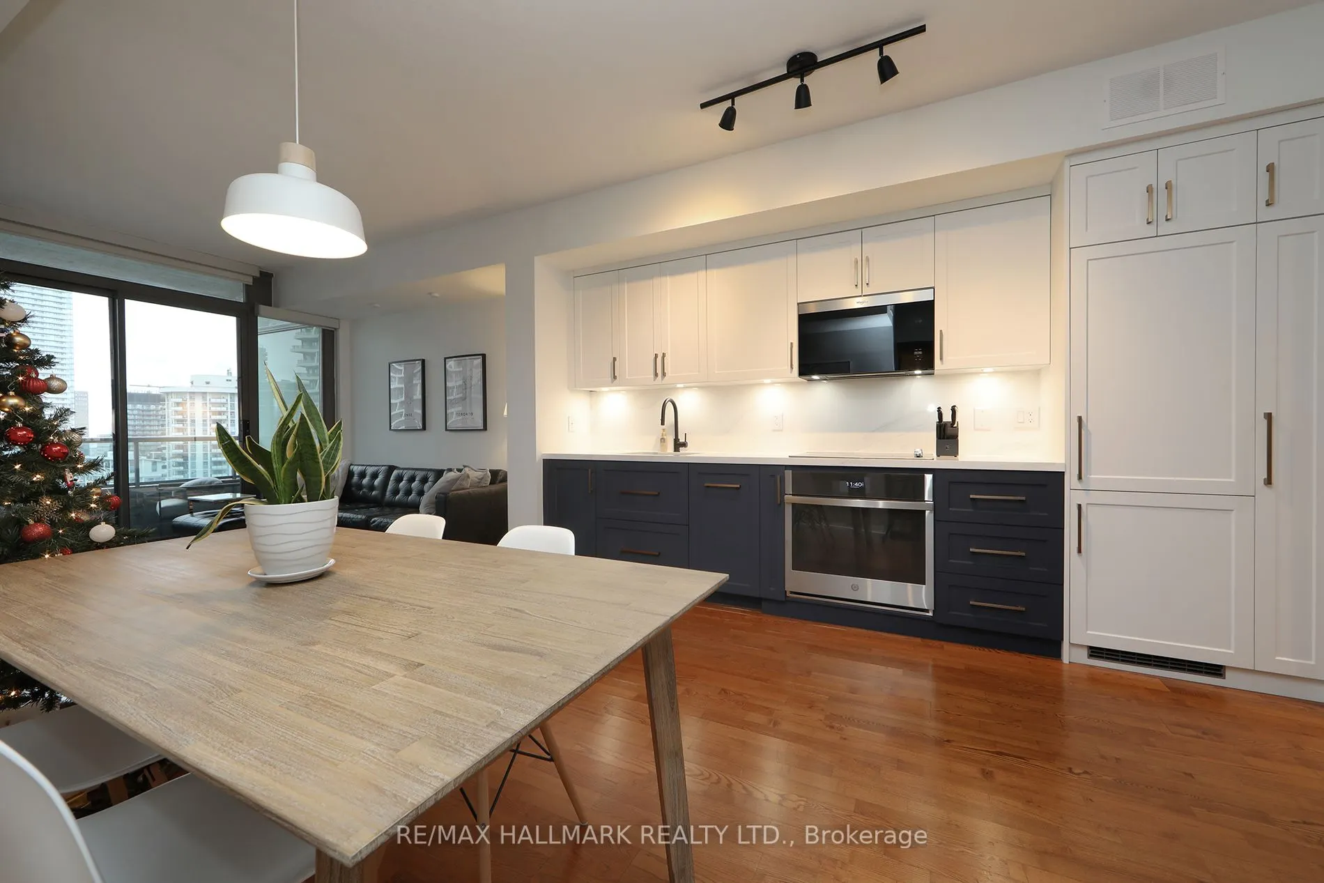 285 Mutual Street #2201