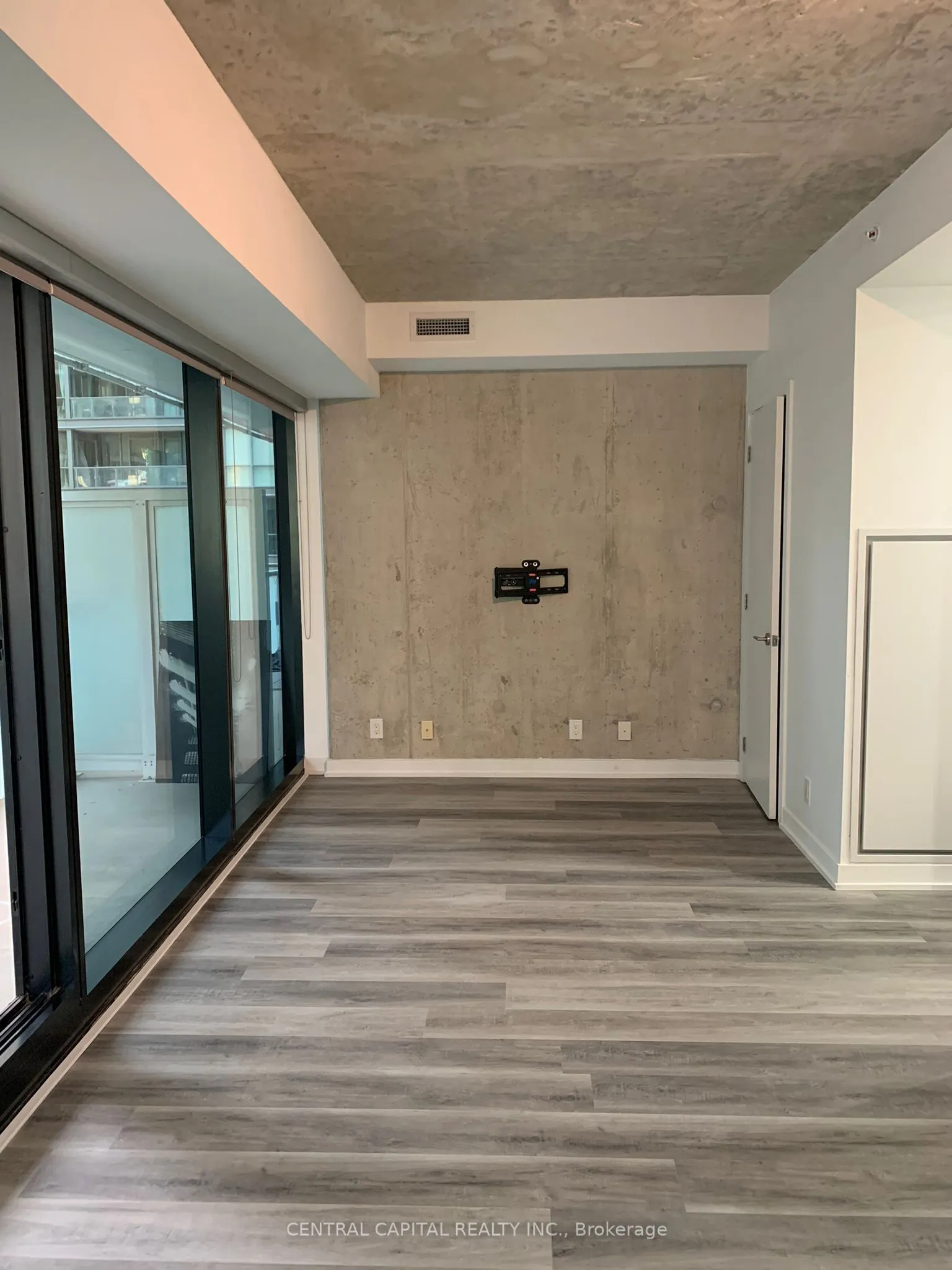 11 Charlotte Street, #1401