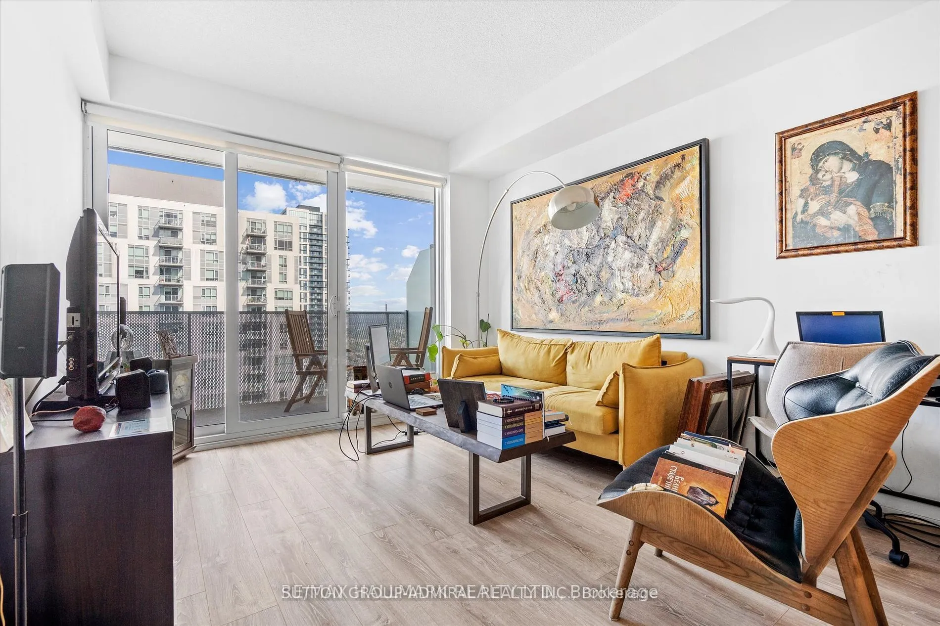 20 Tubman Avenue E, #2307