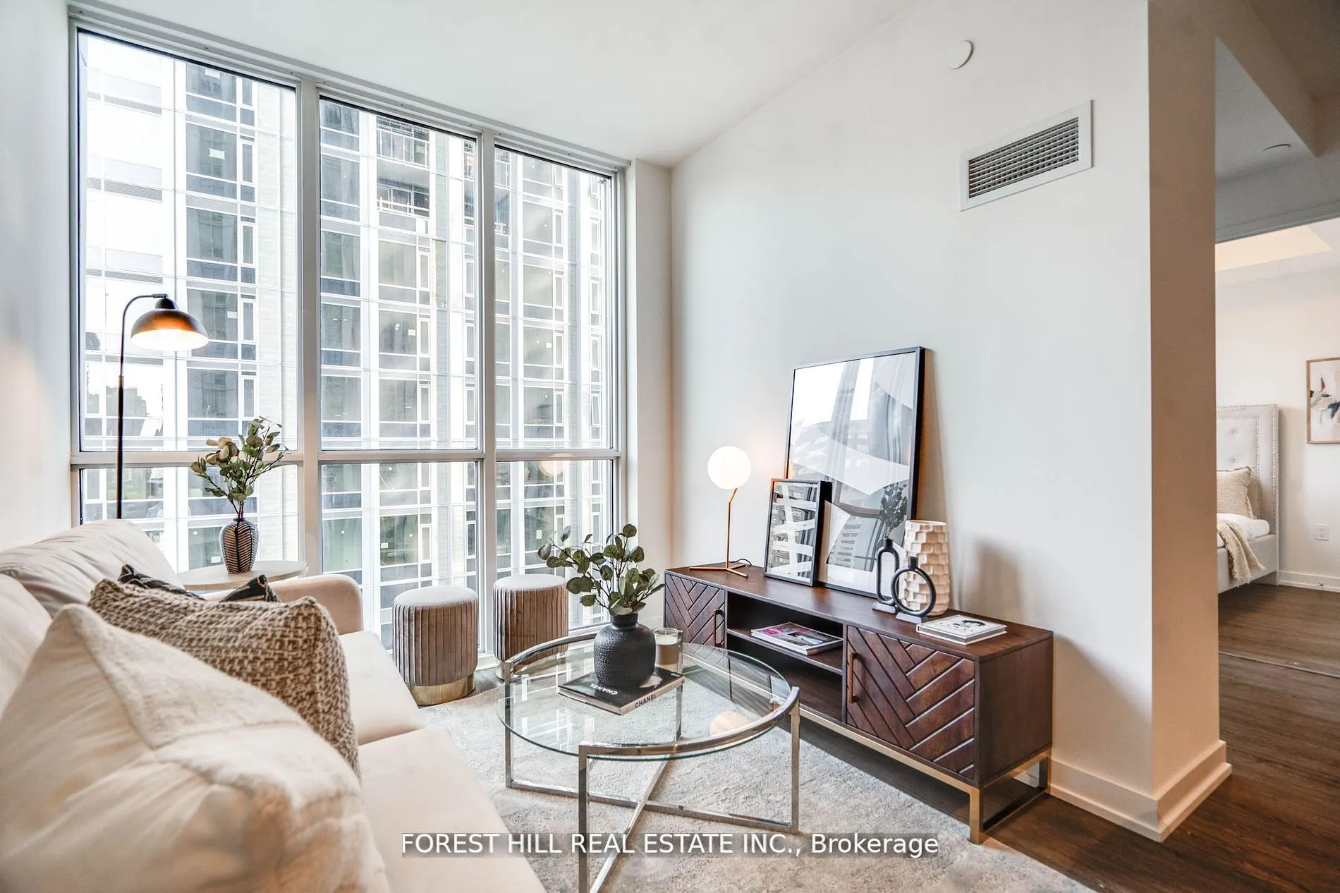 1 Yorkville Avenue, #802