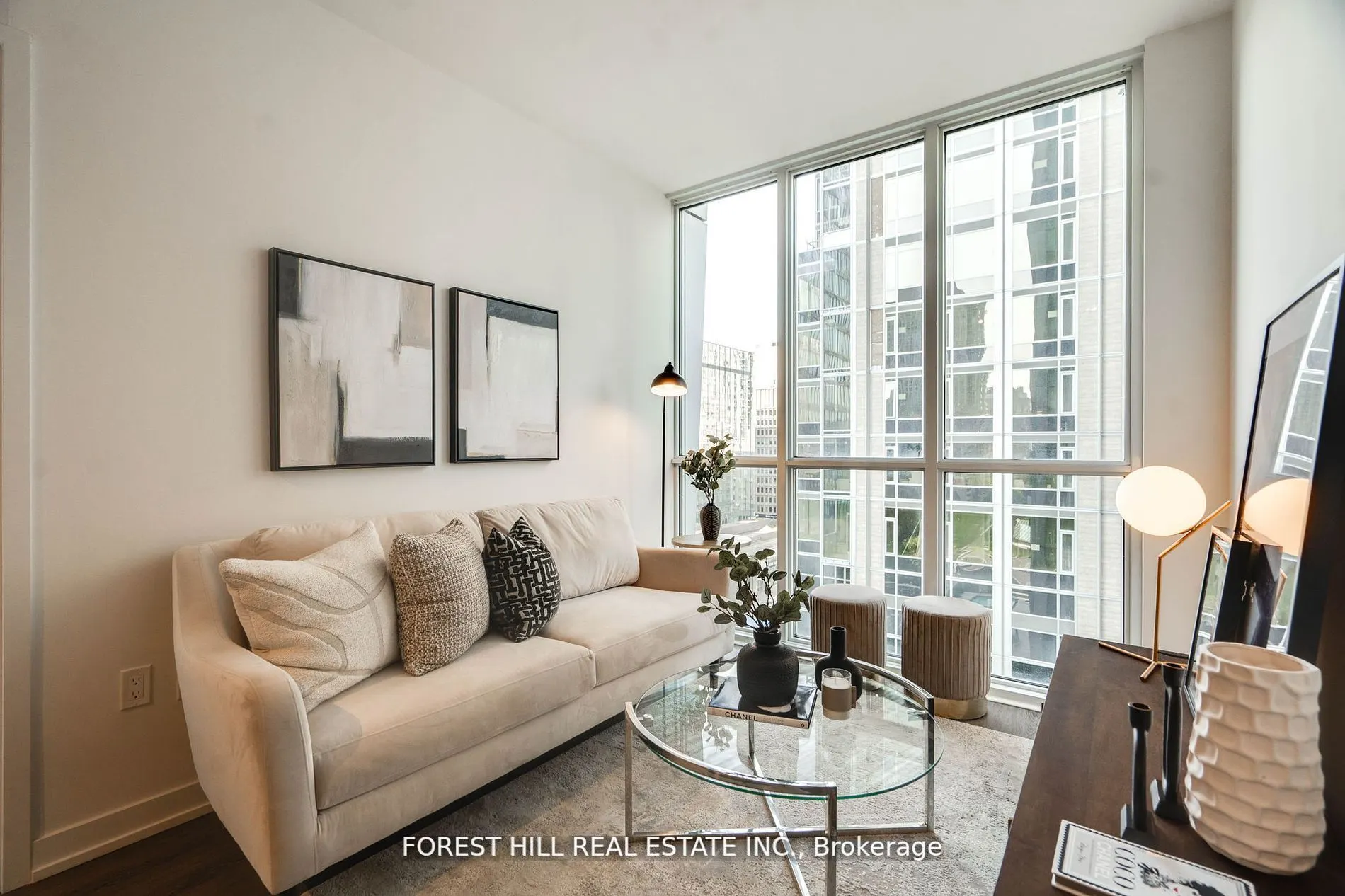 1 Yorkville Avenue, #802