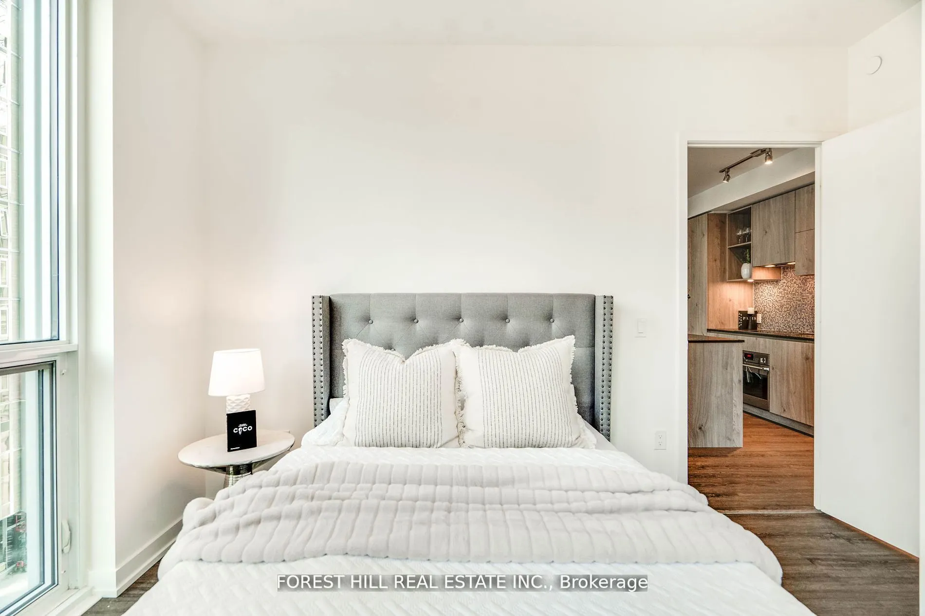 1 Yorkville Avenue, #802
