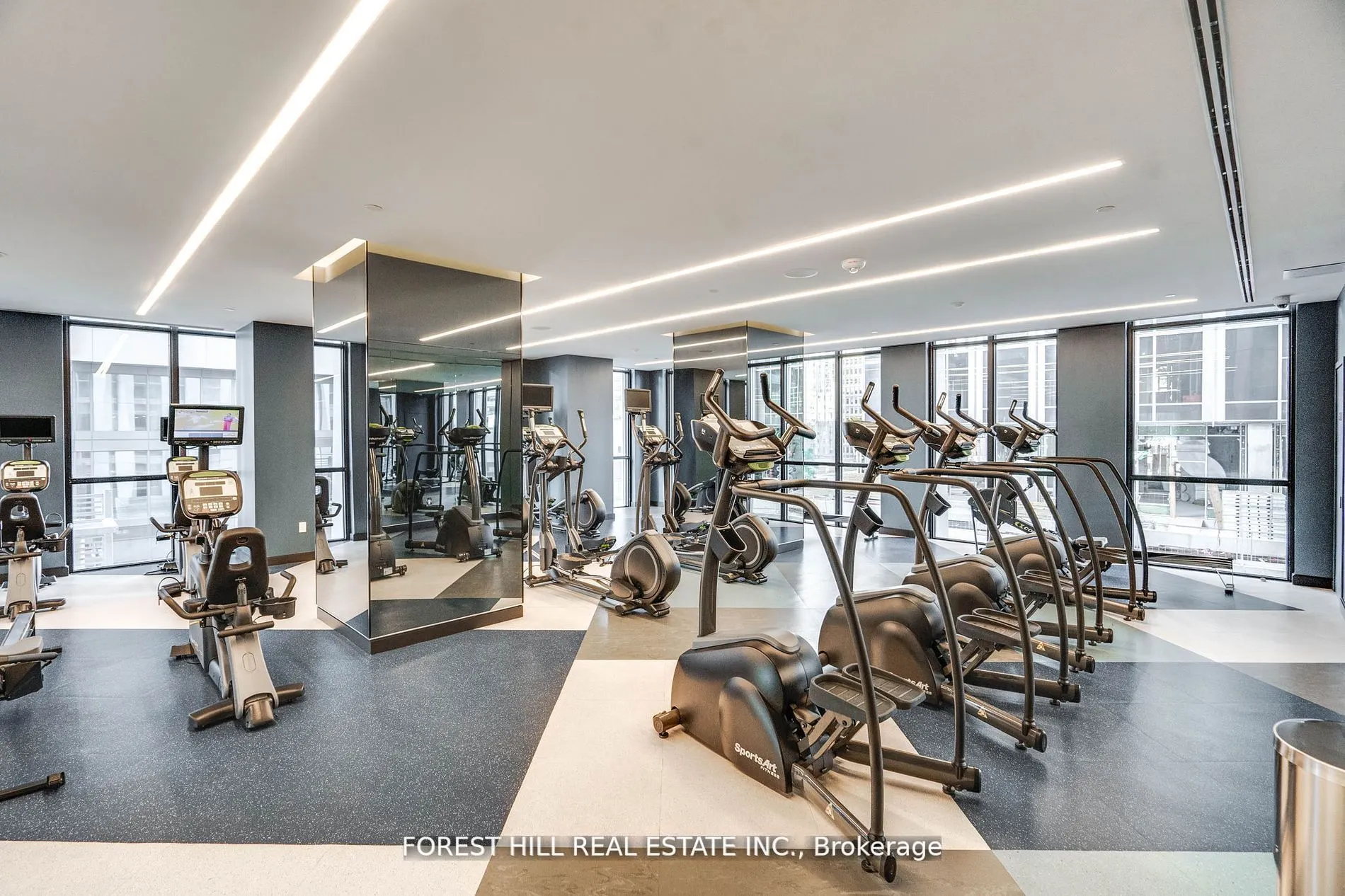 1 Yorkville Avenue, #802